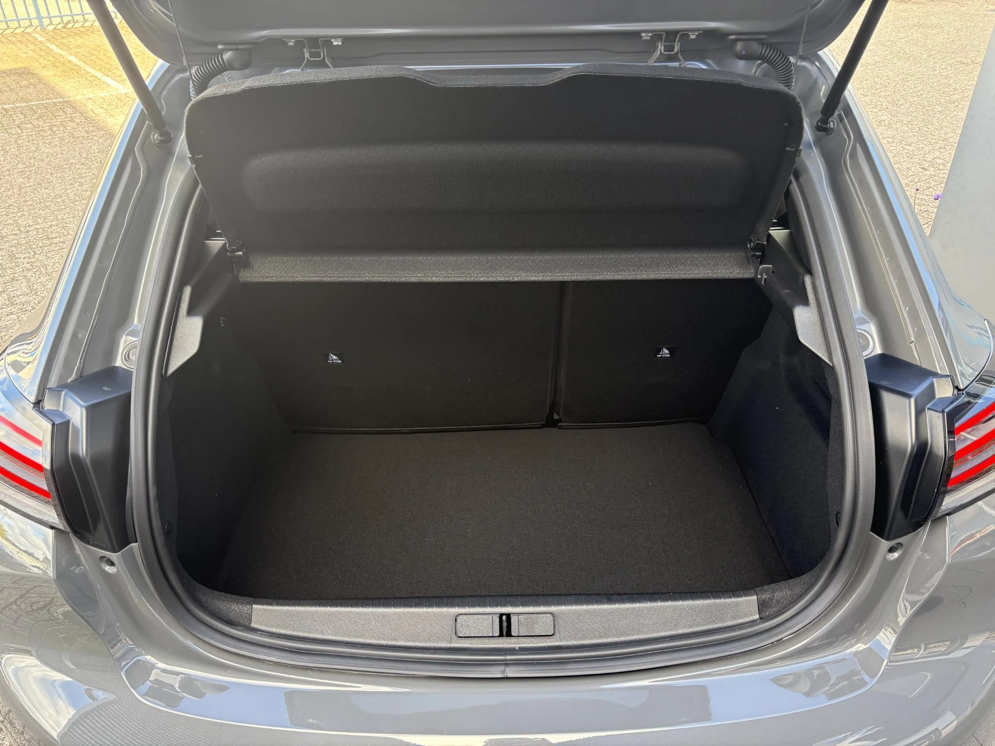 Peugeot-208-image-21