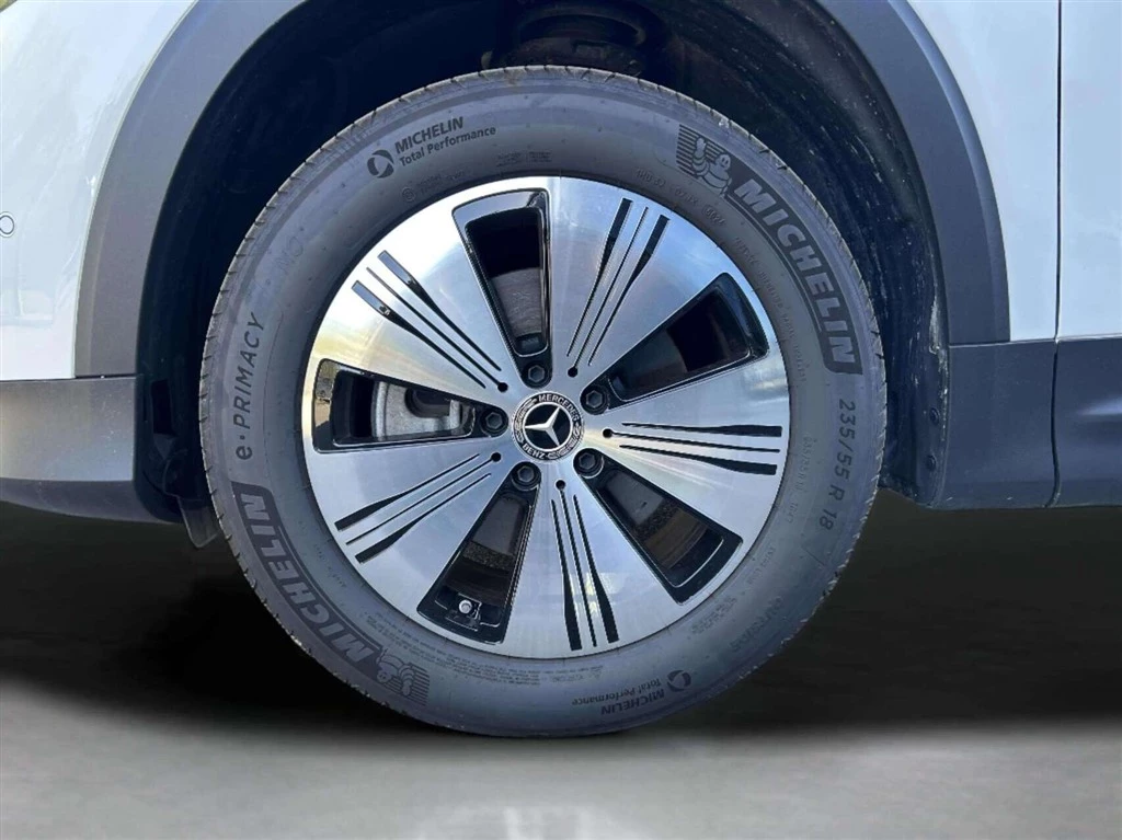 Mercedes-Benz-EQB-image-8