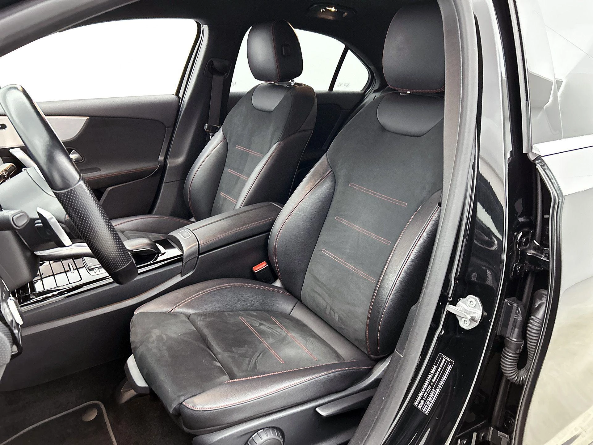 Mercedes-Benz-A-Klasse-image-41