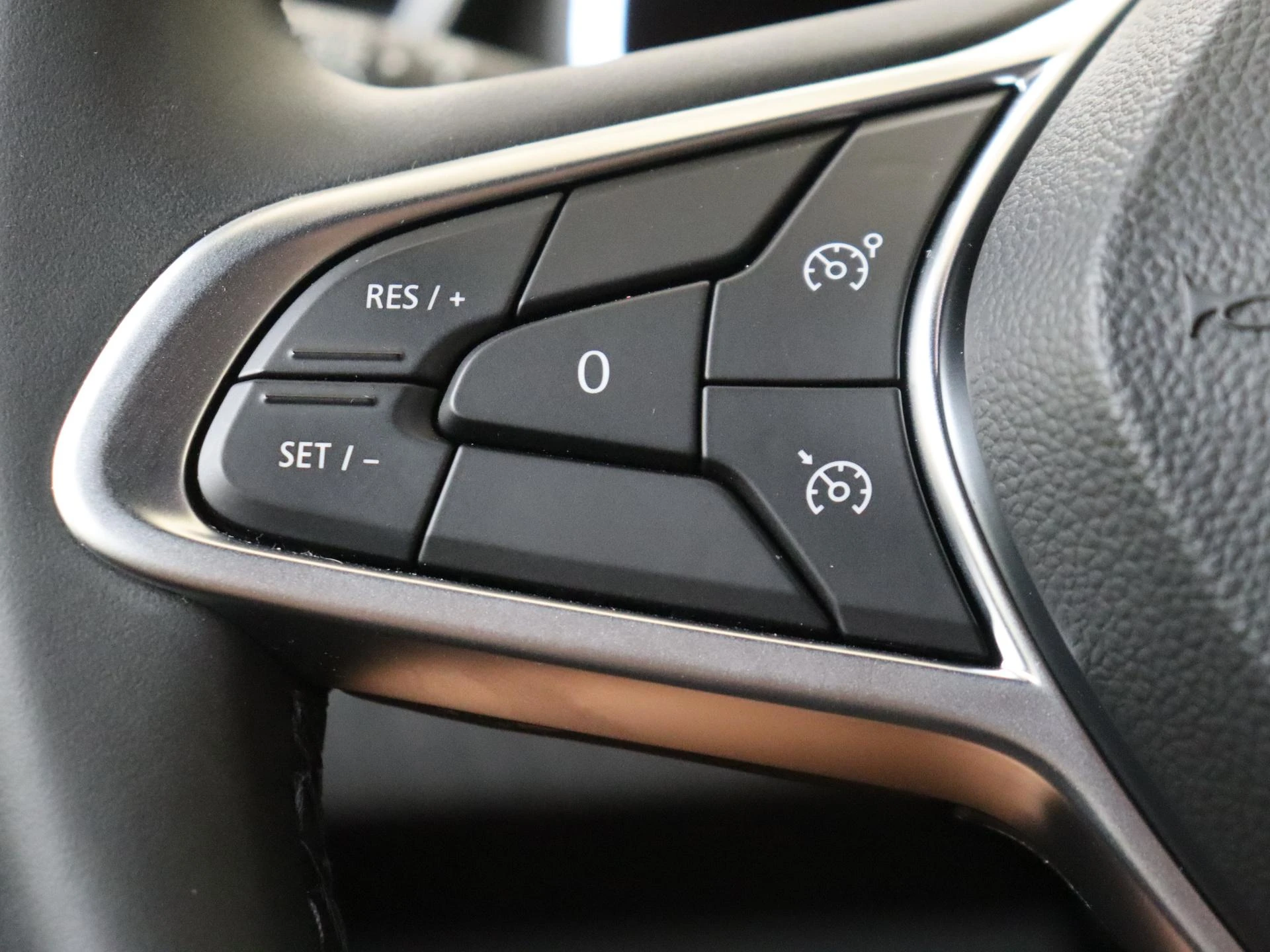 Renault-Clio-image-11