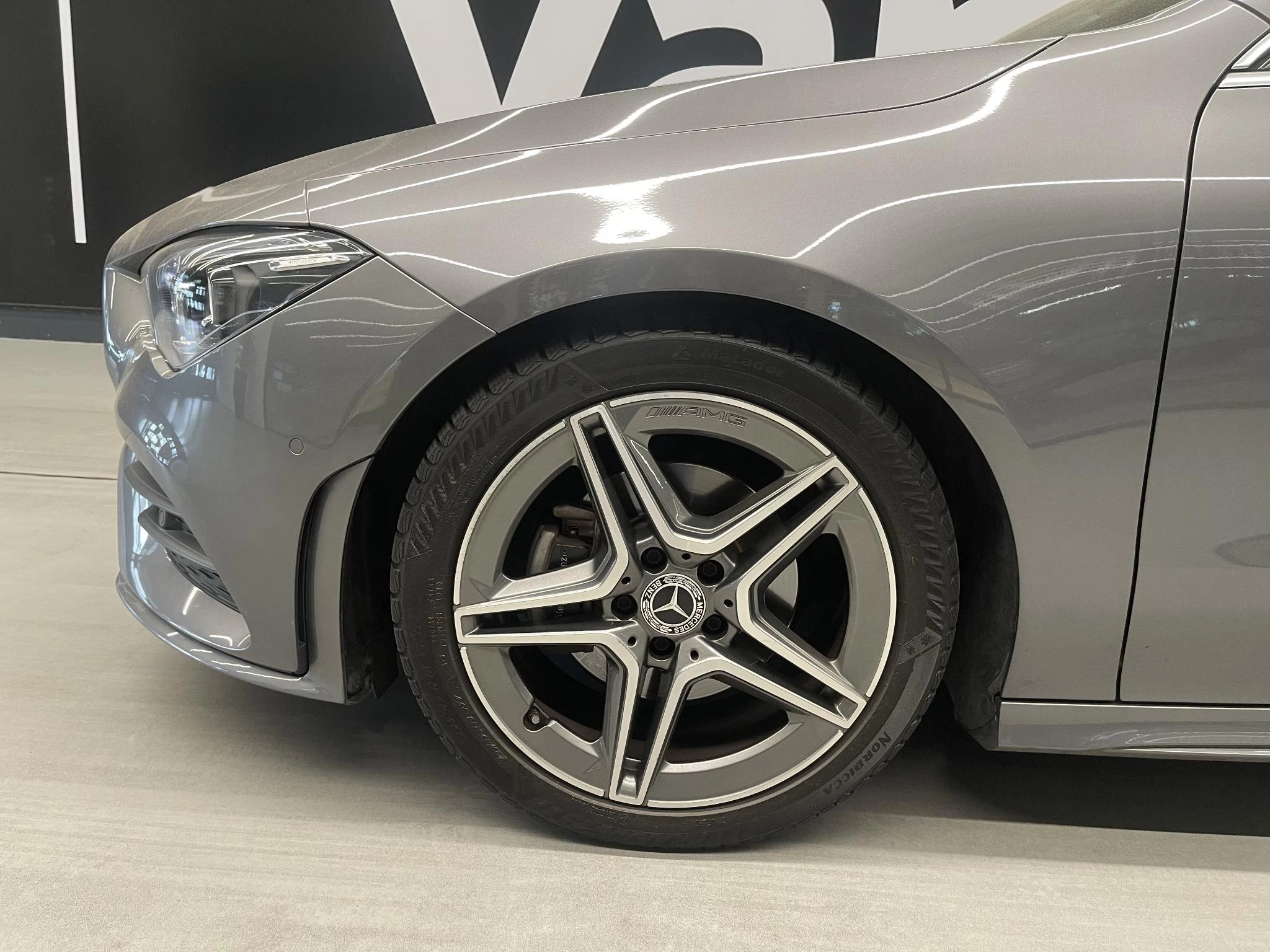 Mercedes-Benz CLA 180d AMG LINE Shooting Brake + CARPLAY + LED + KEY LESS +