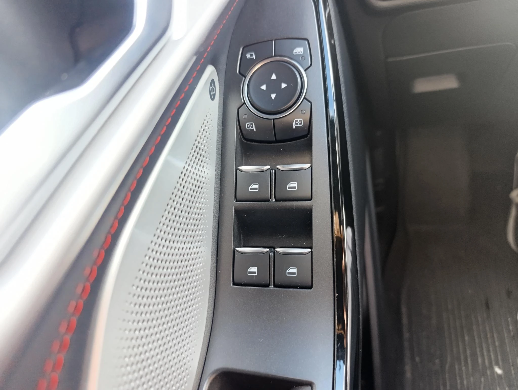 Ford-Explorer-image-25