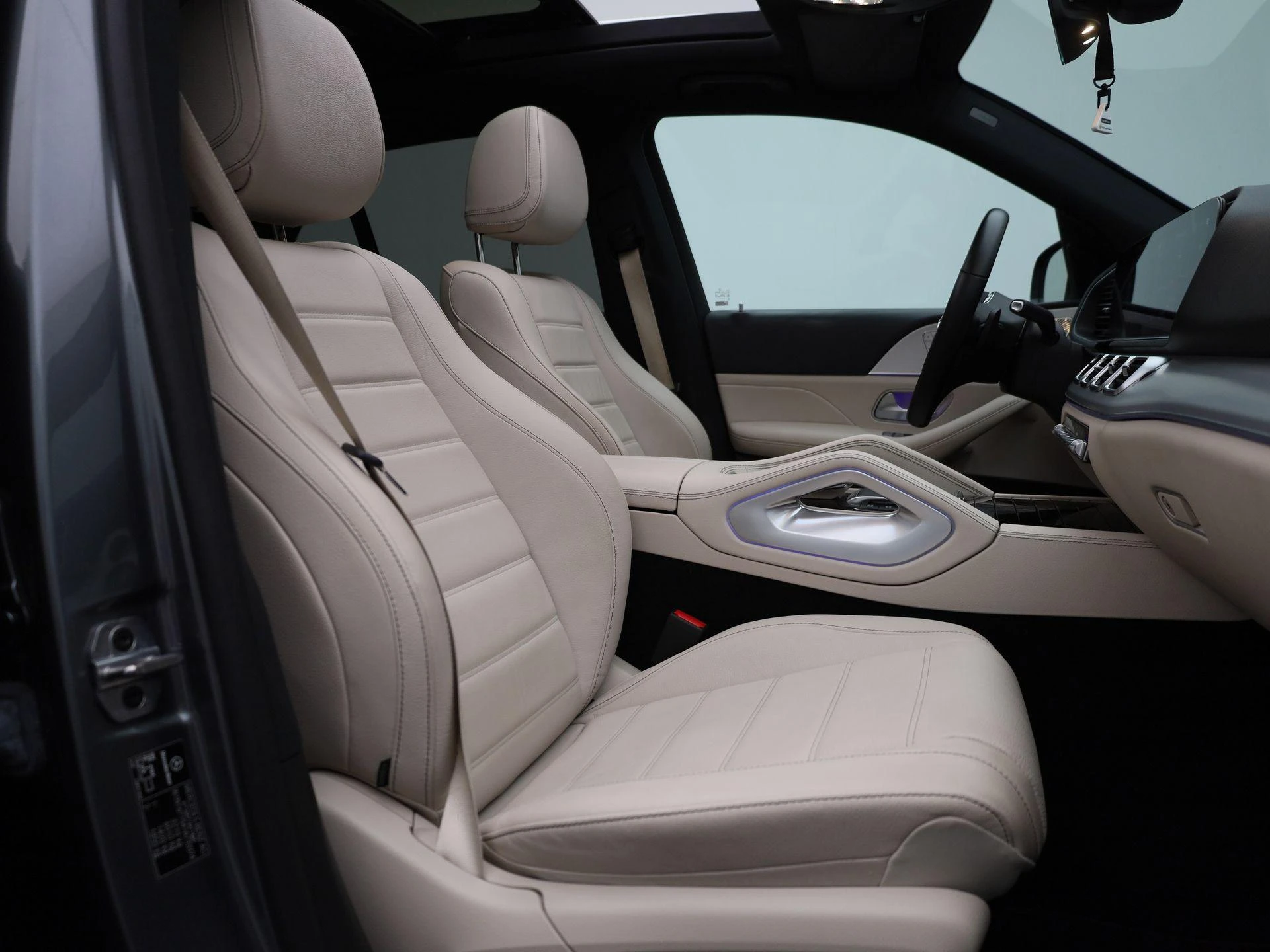 Mercedes-Benz-GLE-image-39