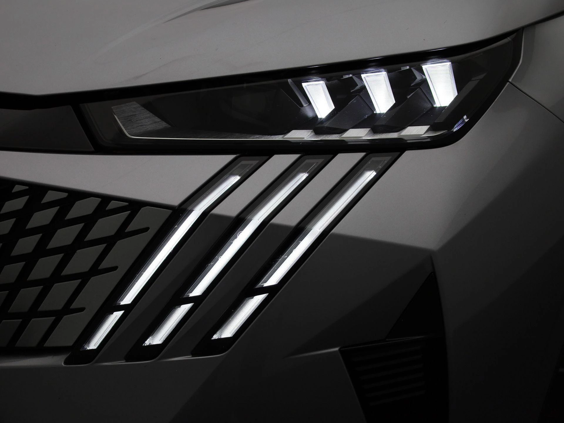 Peugeot 3008 1.2 HYBRID DSC6 GT