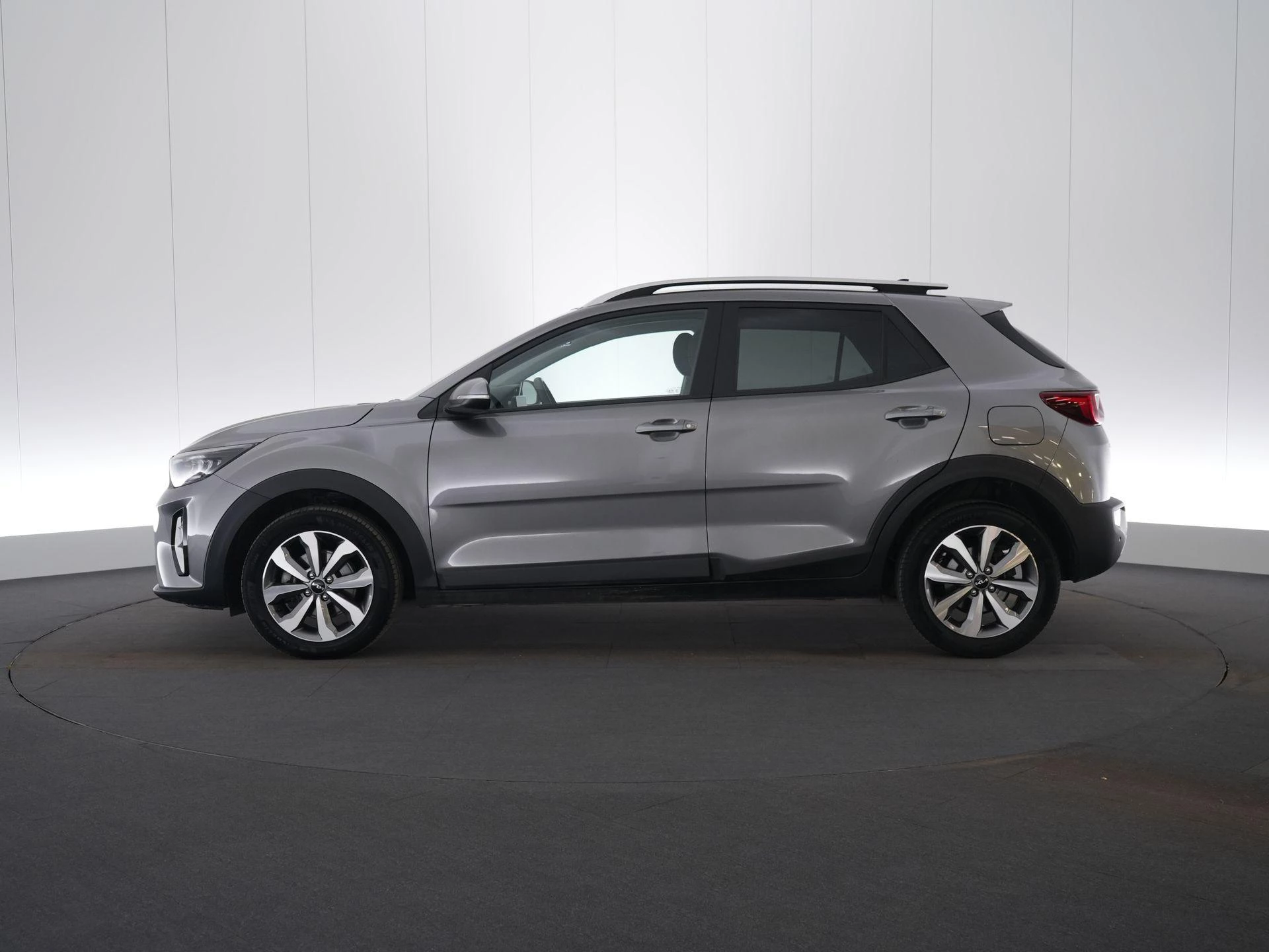 Kia-Stonic-image-1