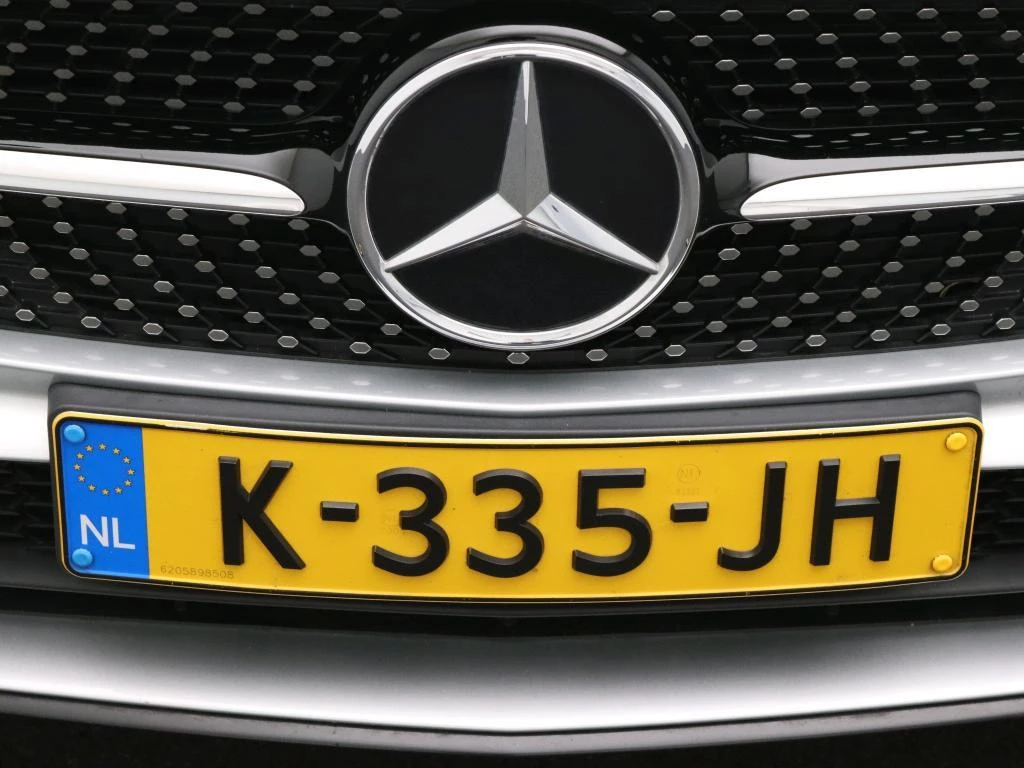 Mercedes-Benz-CLA-image-8