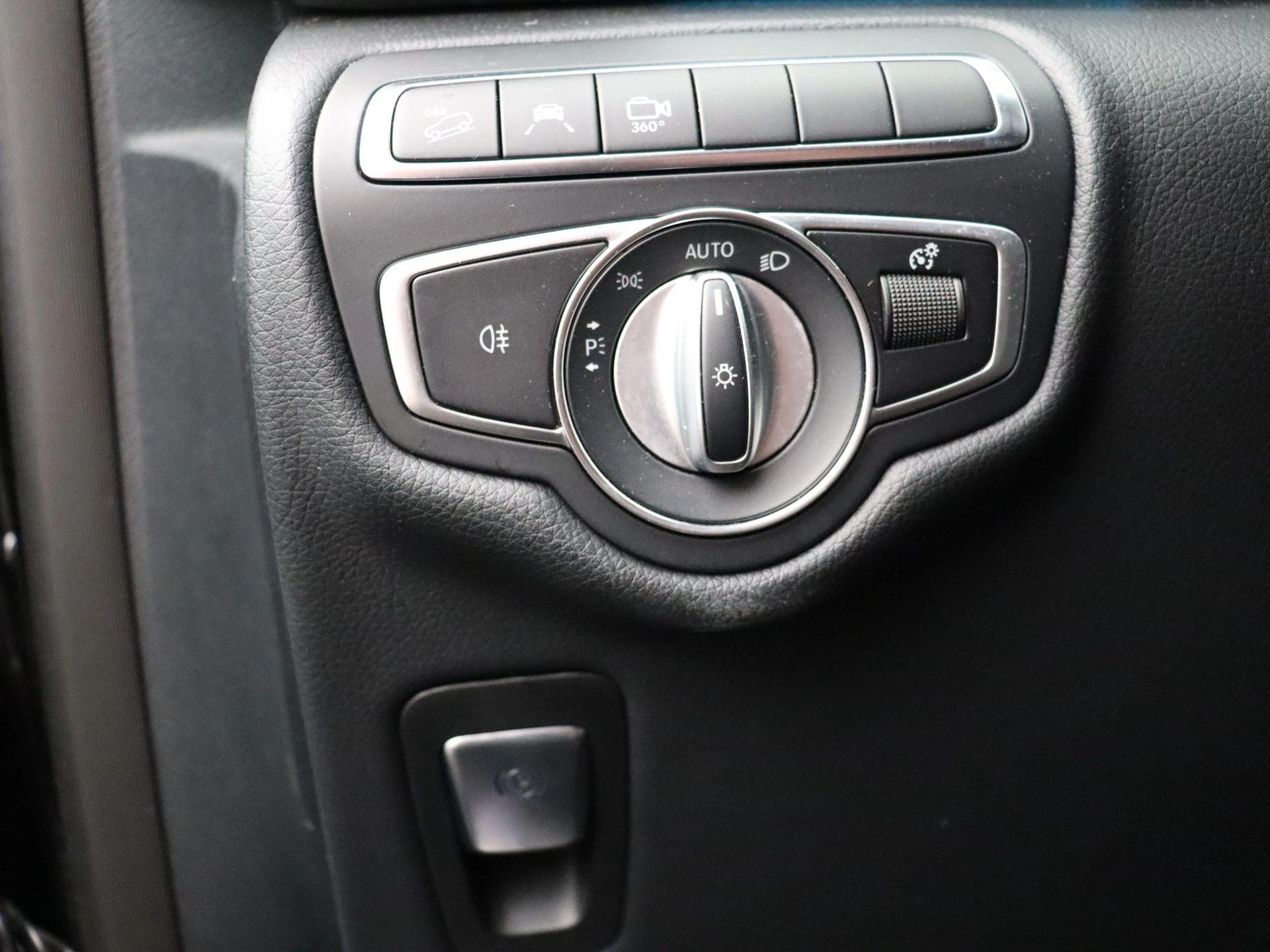 Mercedes-Benz-Classe V-image-11