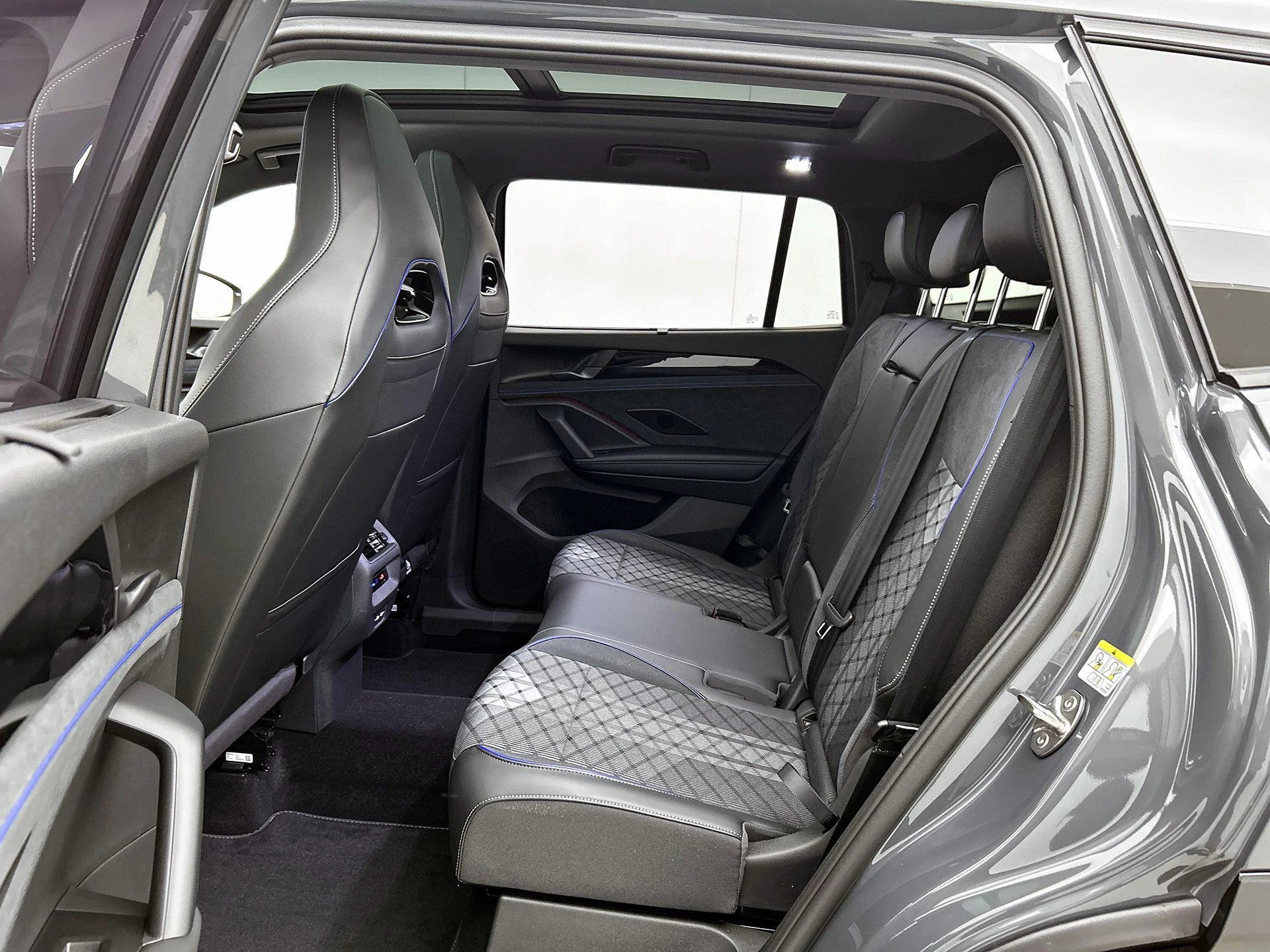 Volkswagen Tayron 1.5 eHybrid R-Line Edition