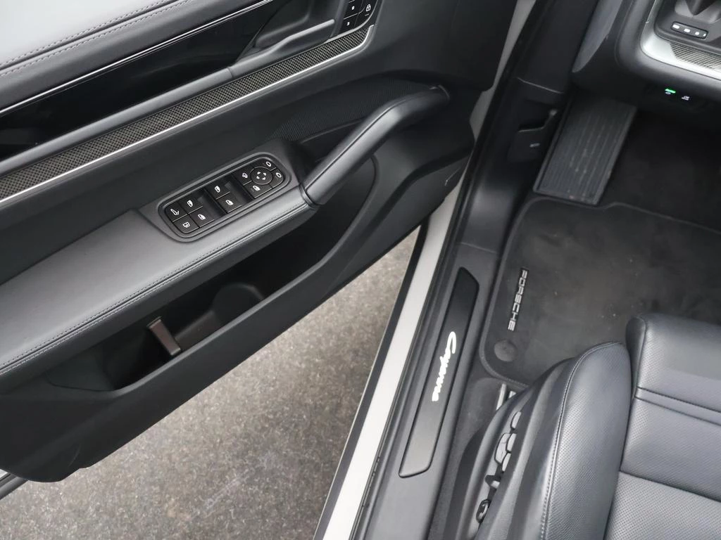 Porsche Cayenne Coupé E-Hybrid Cayenne E-Hybrid Coupé *FULL OPTION*HEAD UP*SPORT EXHAUST*SPORT CHRONO*HEATED SEATS*BLACK WHEELS*...