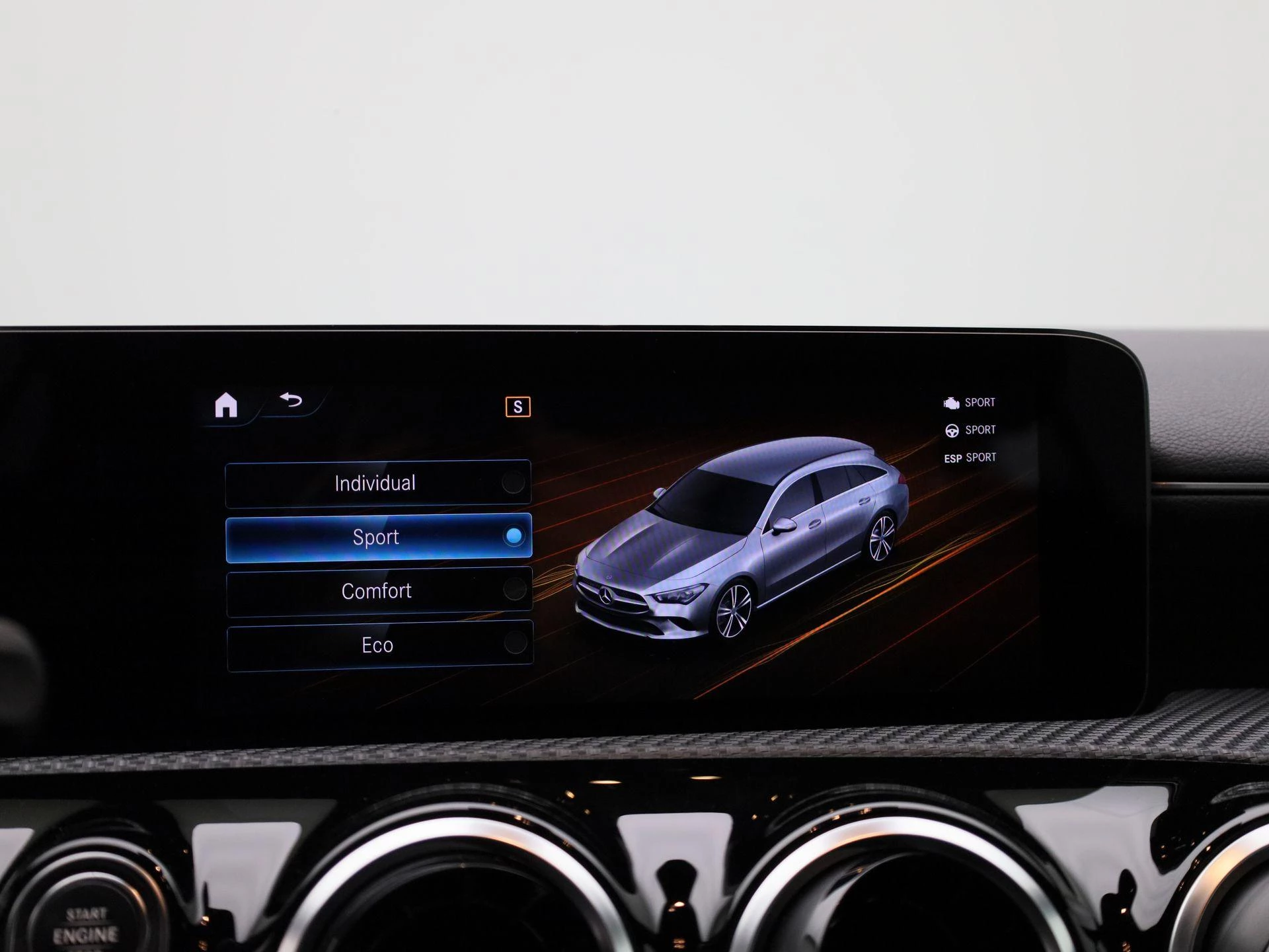 Mercedes-Benz-CLA-image-23