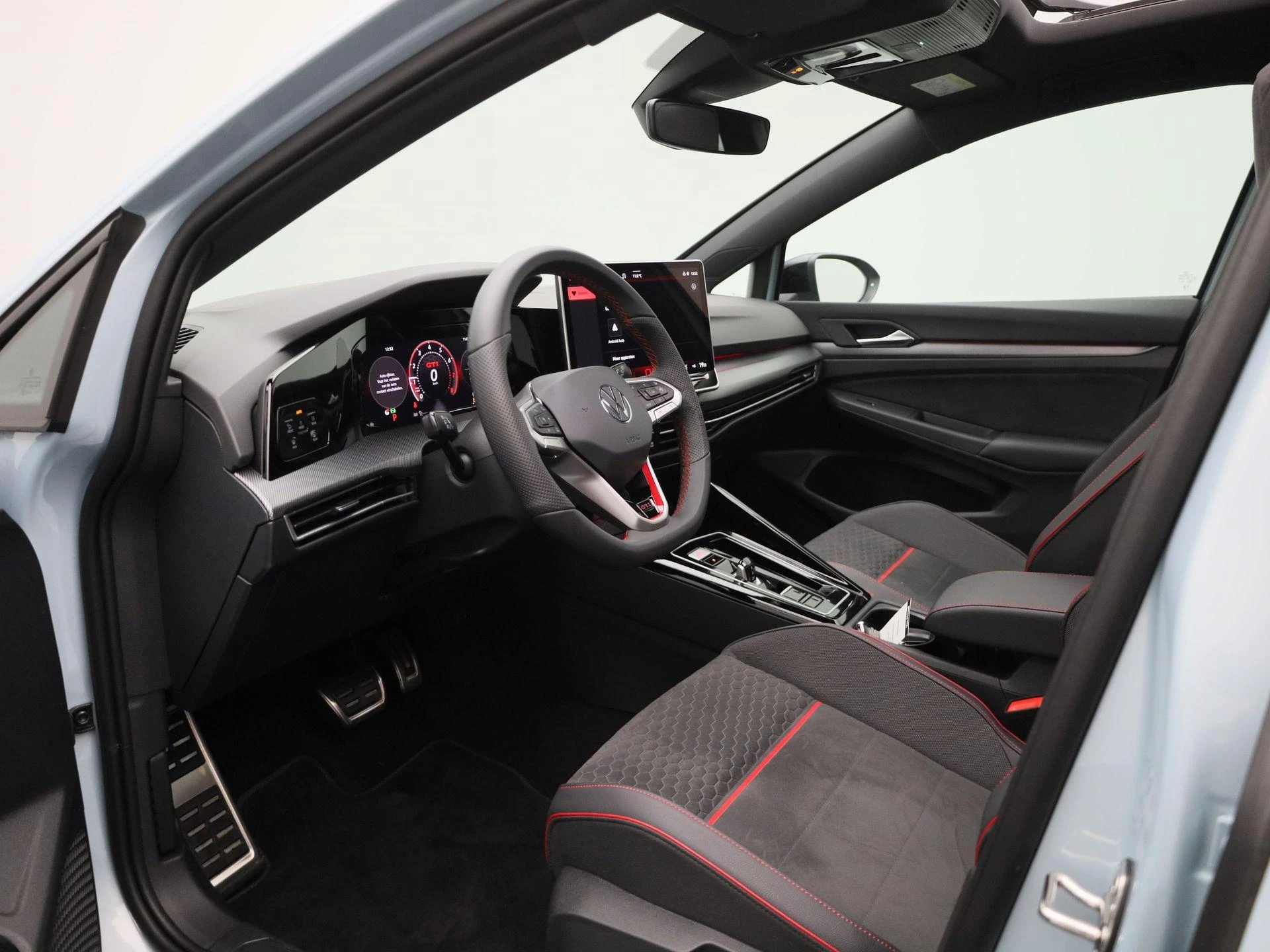 Volkswagen-Golf-image-31