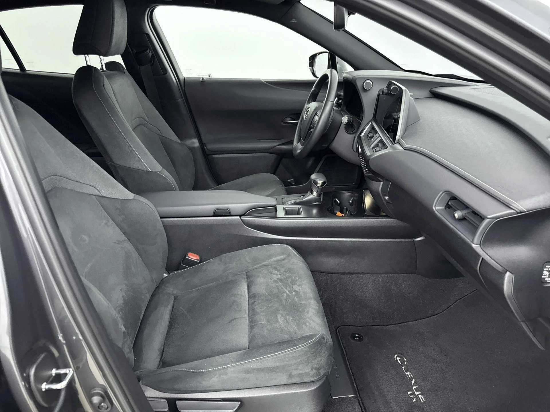 Lexus-UX-image-30