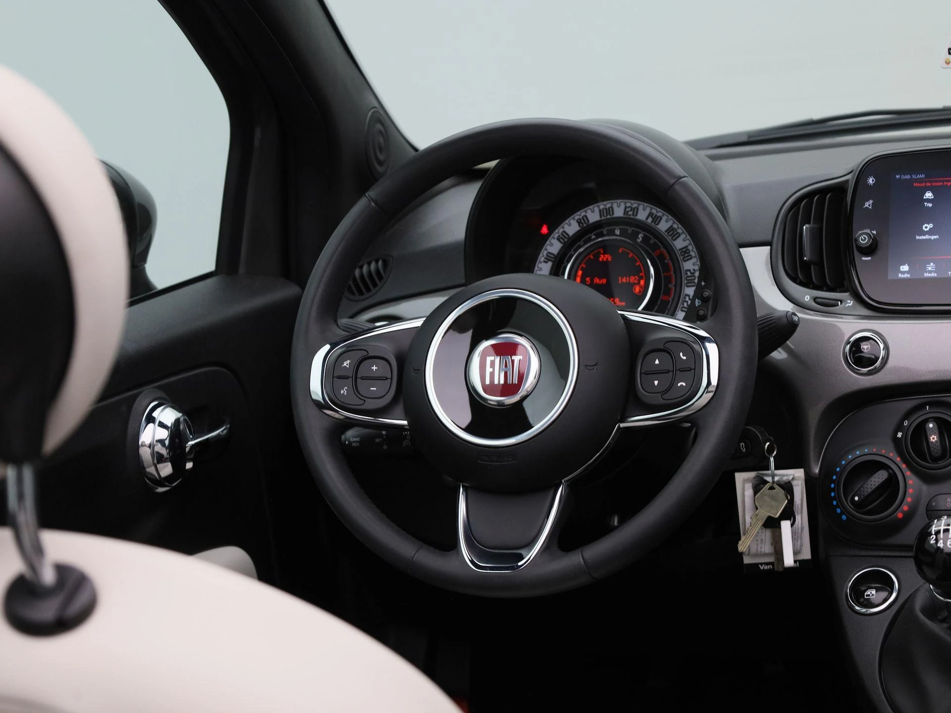 Fiat-500C-image-34