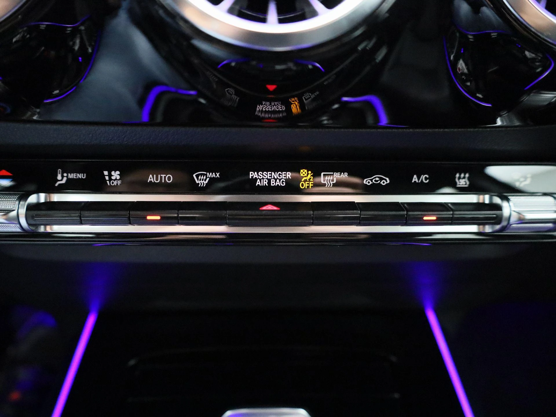 Mercedes-Benz-EQA-image-21