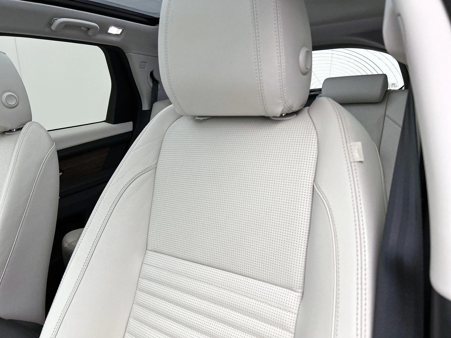 Land Rover-Discovery Sport-image-7