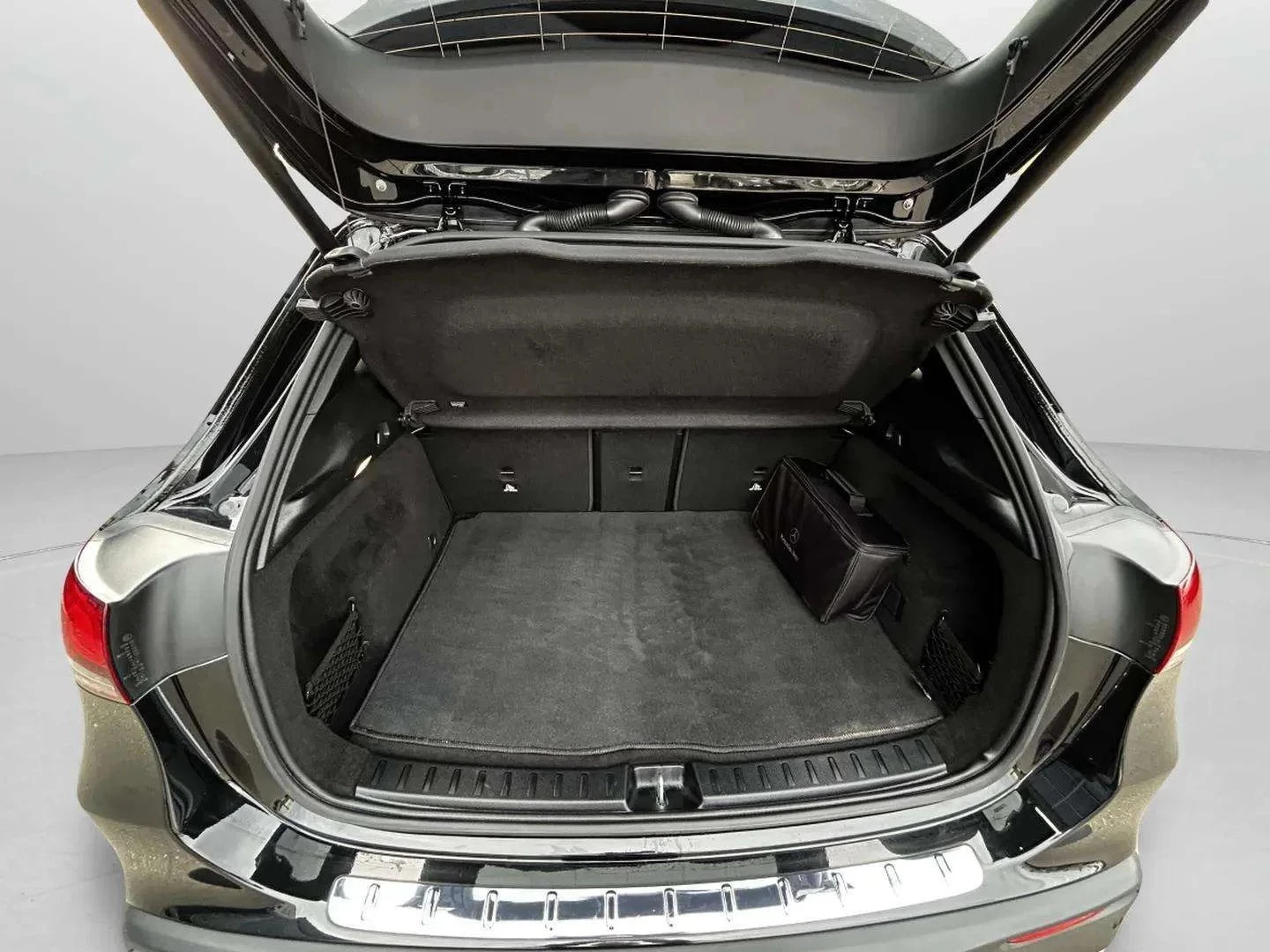 Mercedes-Benz-EQA-image-20