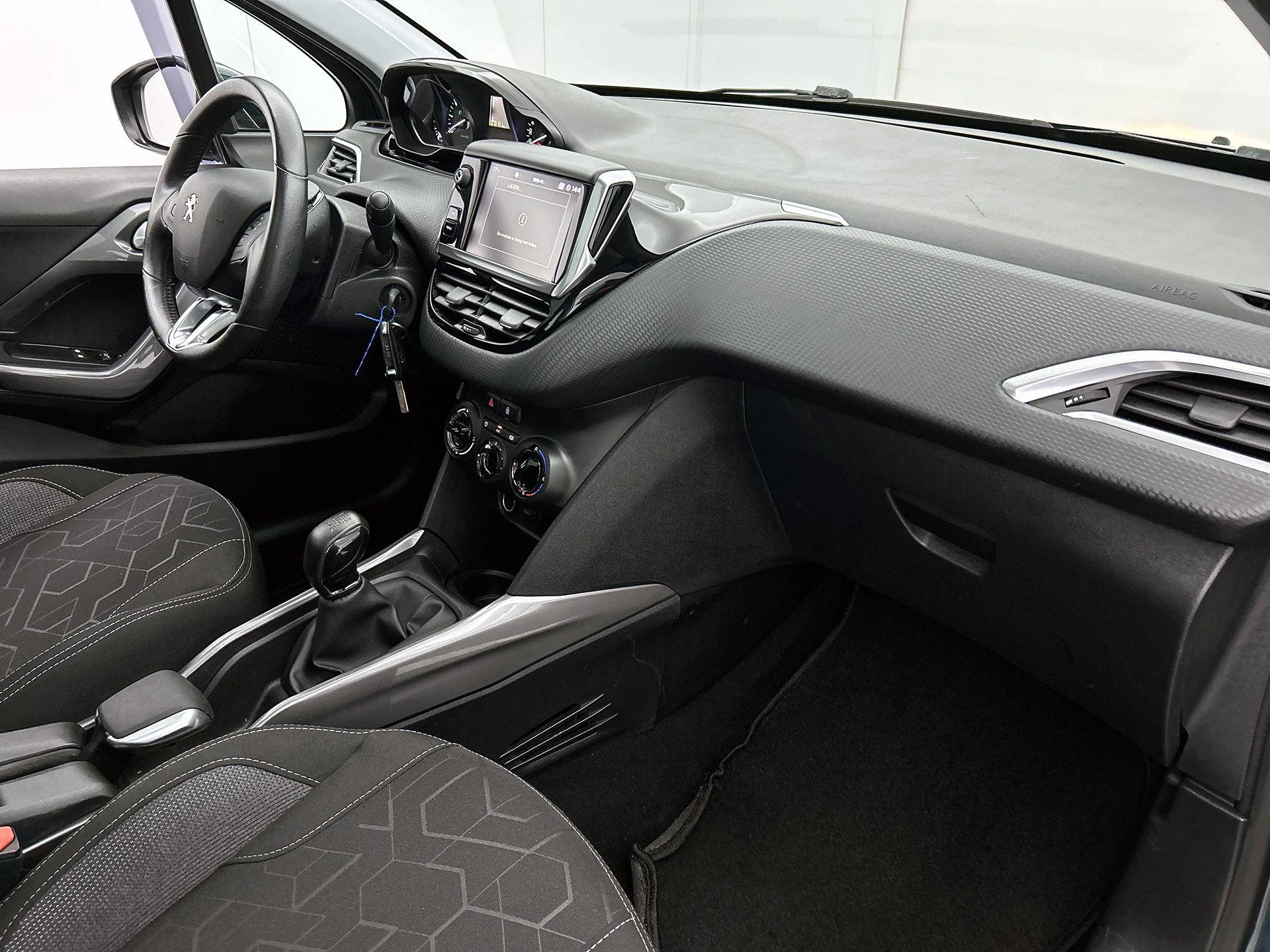 Peugeot 2008 1.2 PureTech Blue Lion