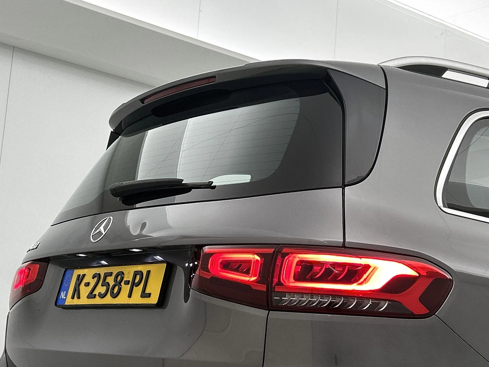 Mercedes-Benz-GLB-image-32