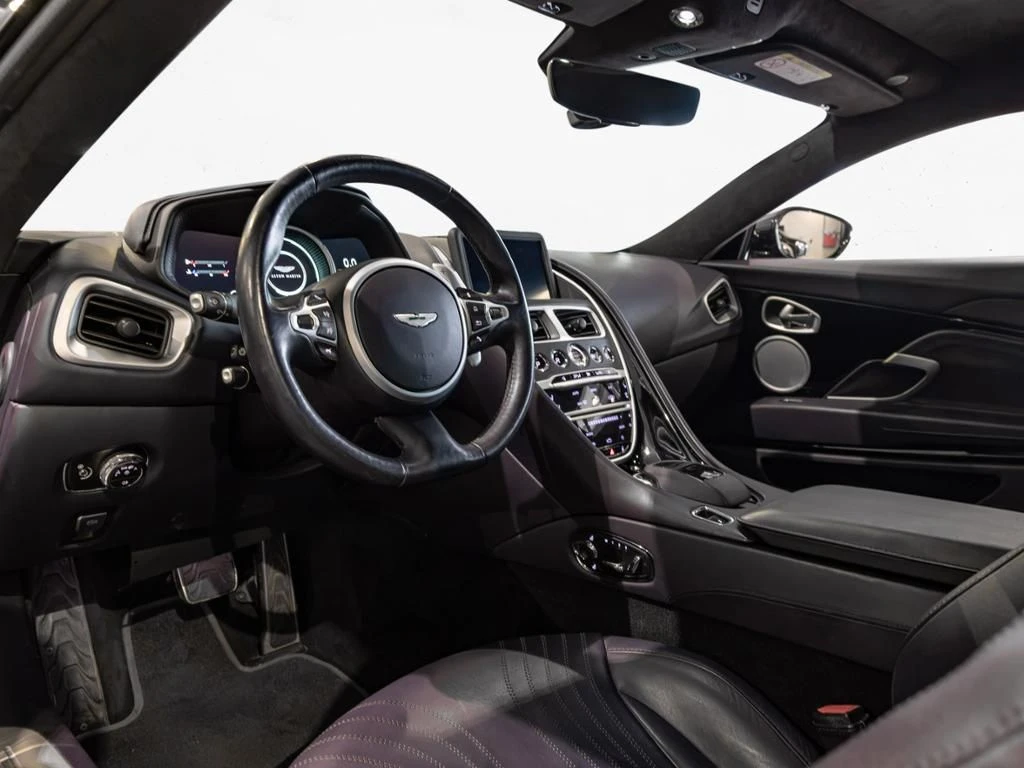 Aston Martin-DB11-image-3