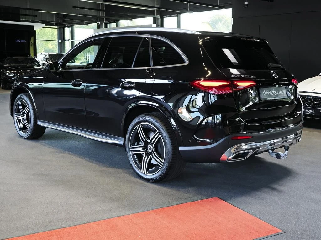 Mercedes-Benz-GLC 300 de-image-4
