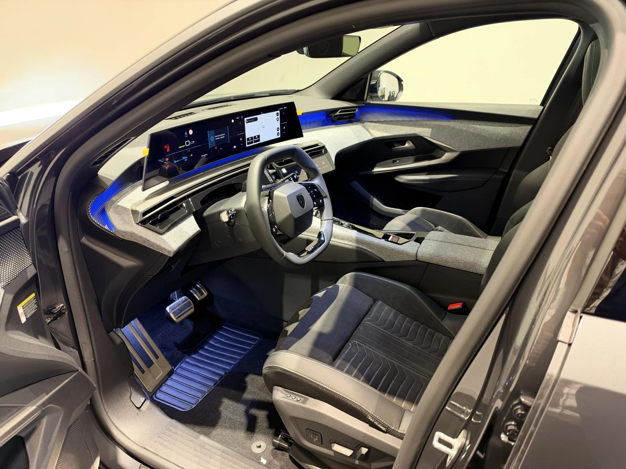 Peugeot-e-5008-image-7