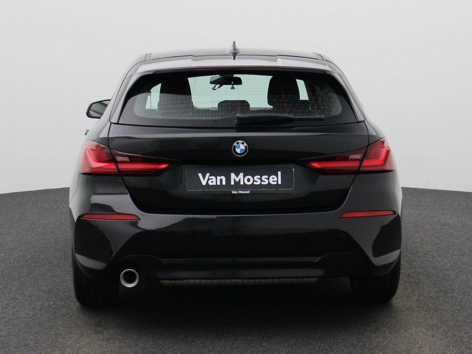 BMW-1 Reeks-image-4