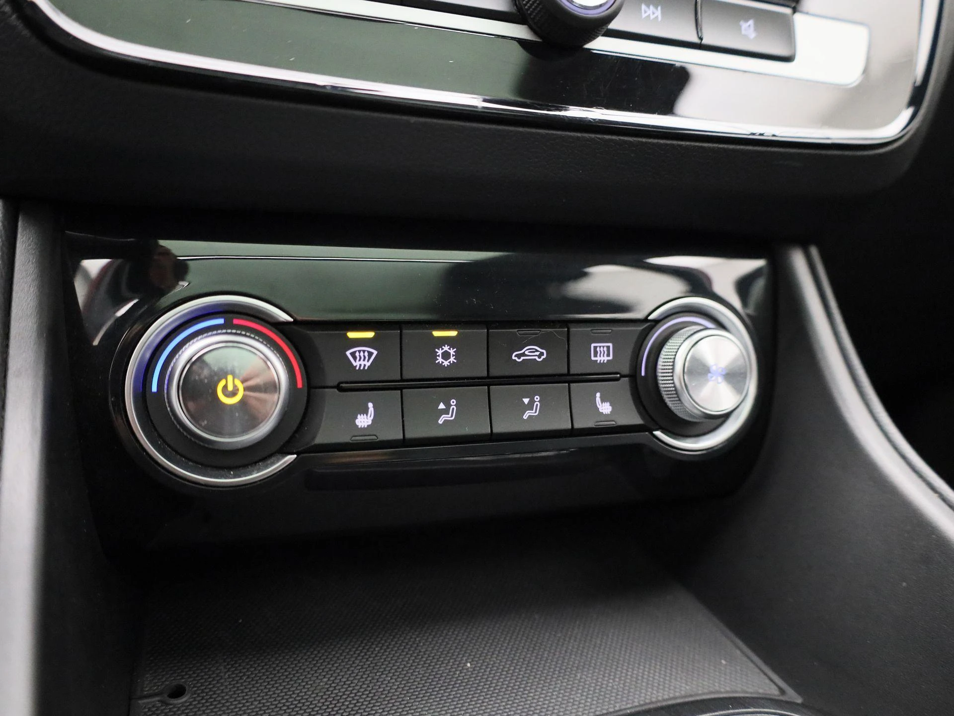 MG-ZS EV-image-27