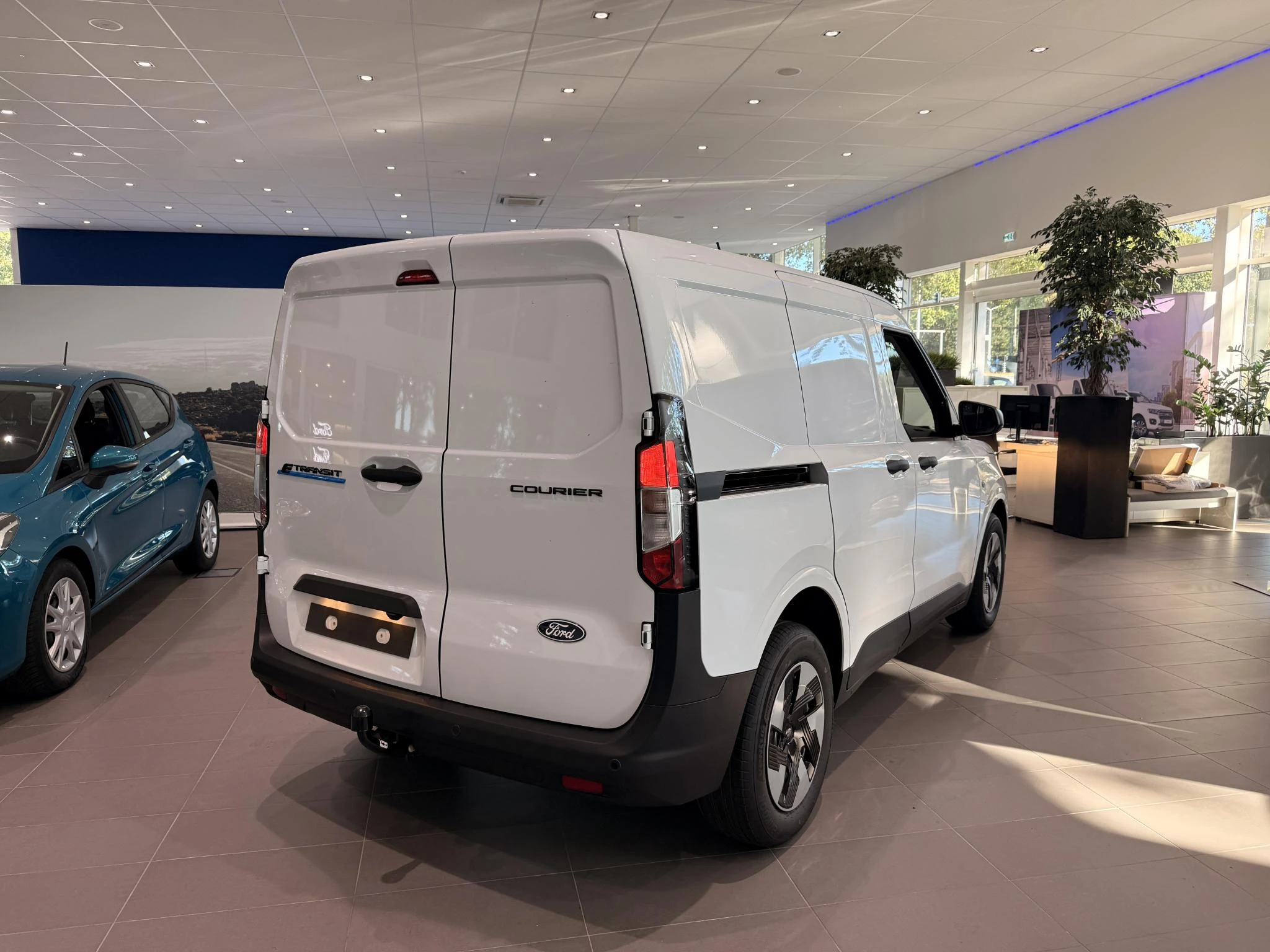Ford-E-Transit-image-3