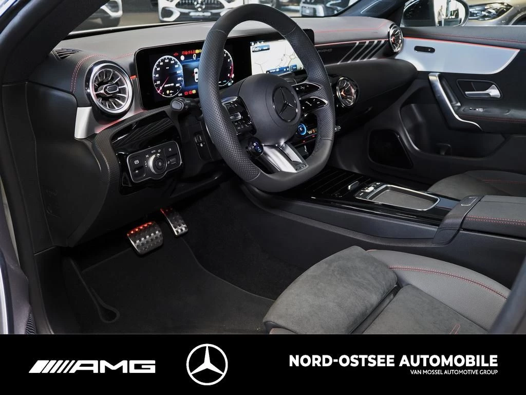 Mercedes-Benz CLA 35 AMG 4m NIGHT PANO SOUND DISTRONIC AMG Line