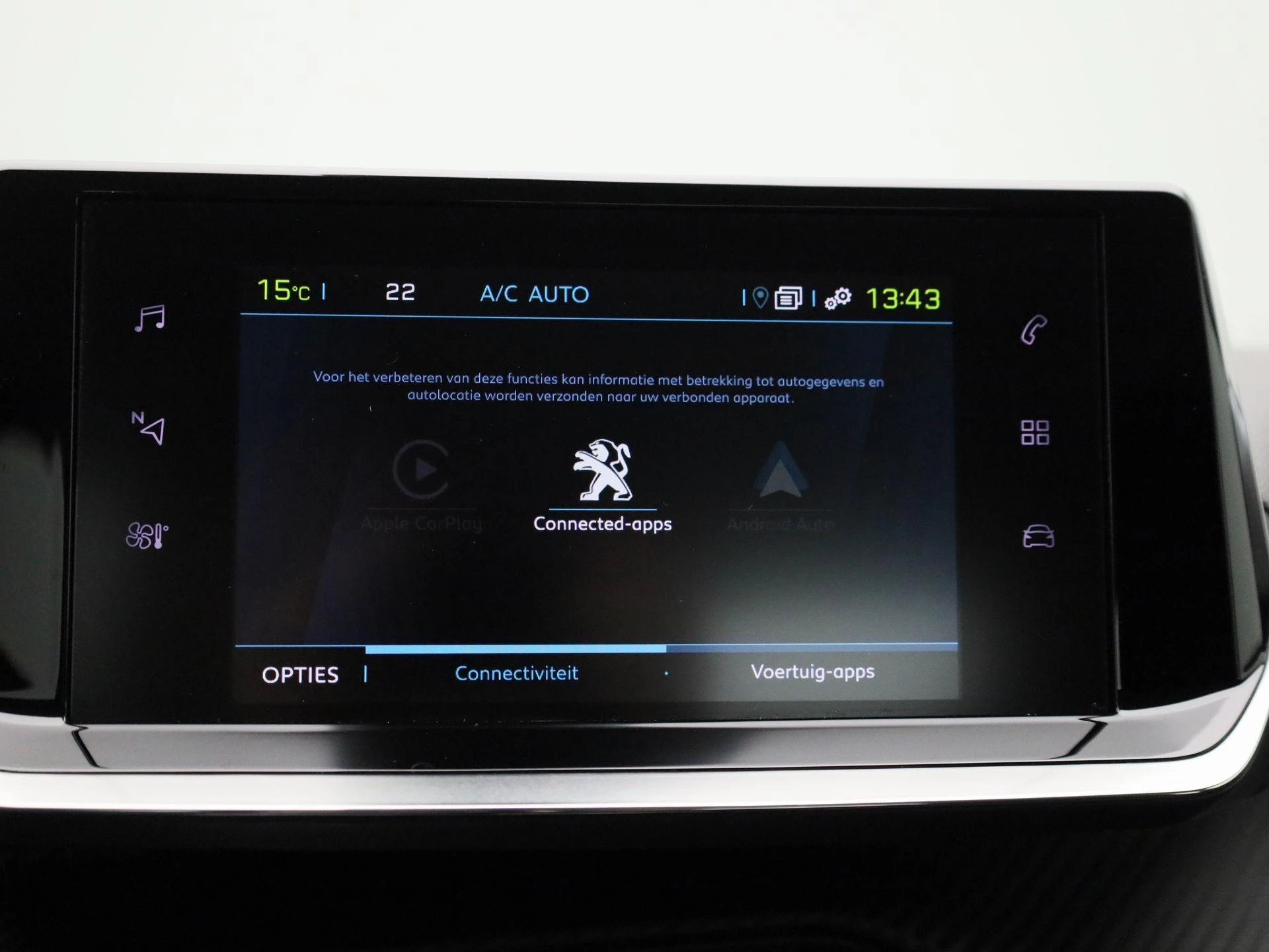Peugeot-e-208-image-24