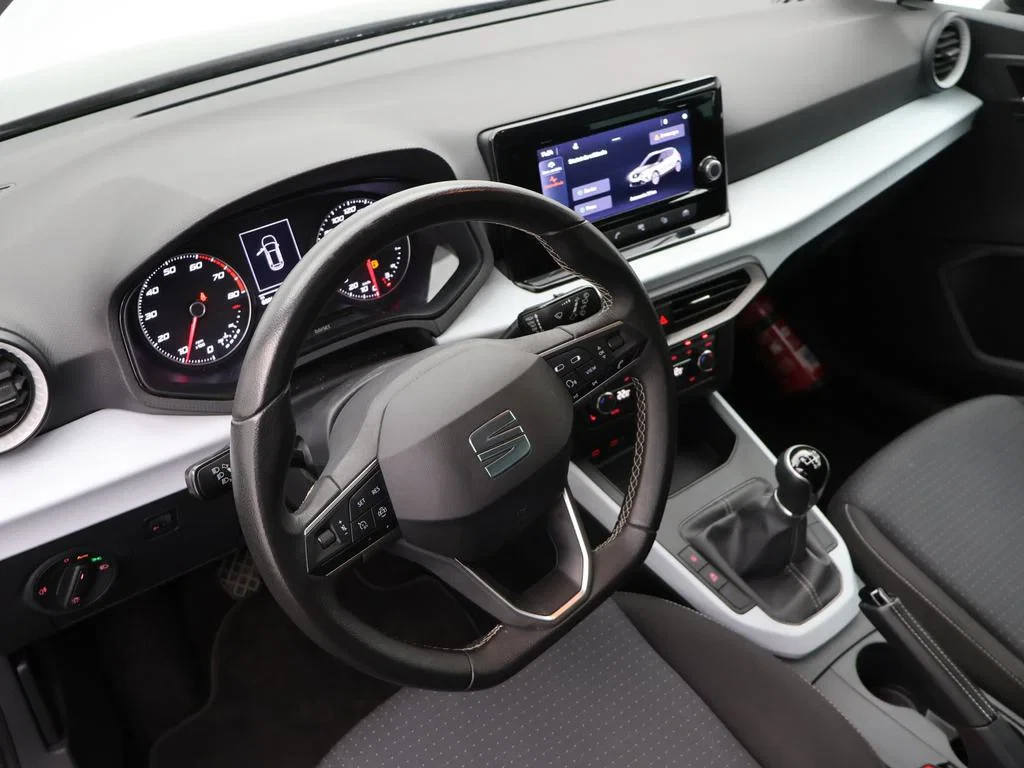 SEAT-Arona-image-13