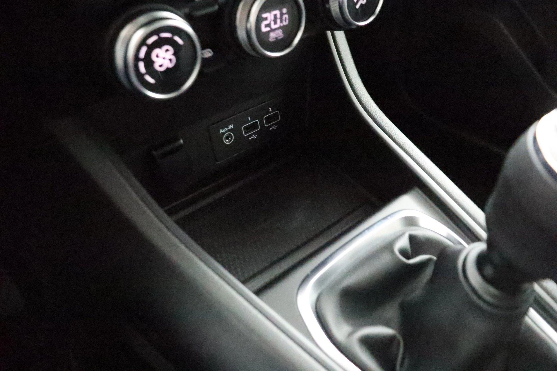 Renault-Captur-image-49