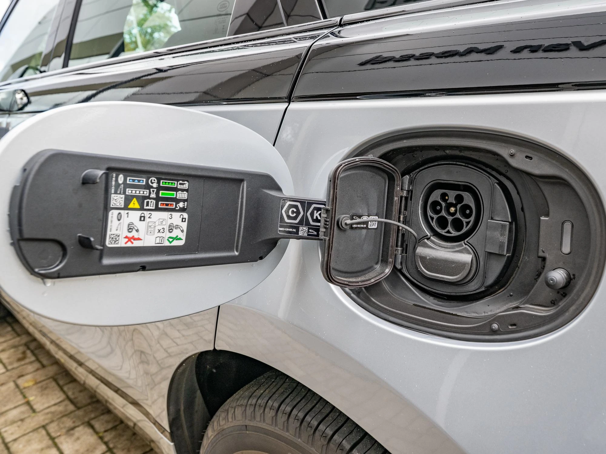 Land Rover-Range Rover Velar-image-20