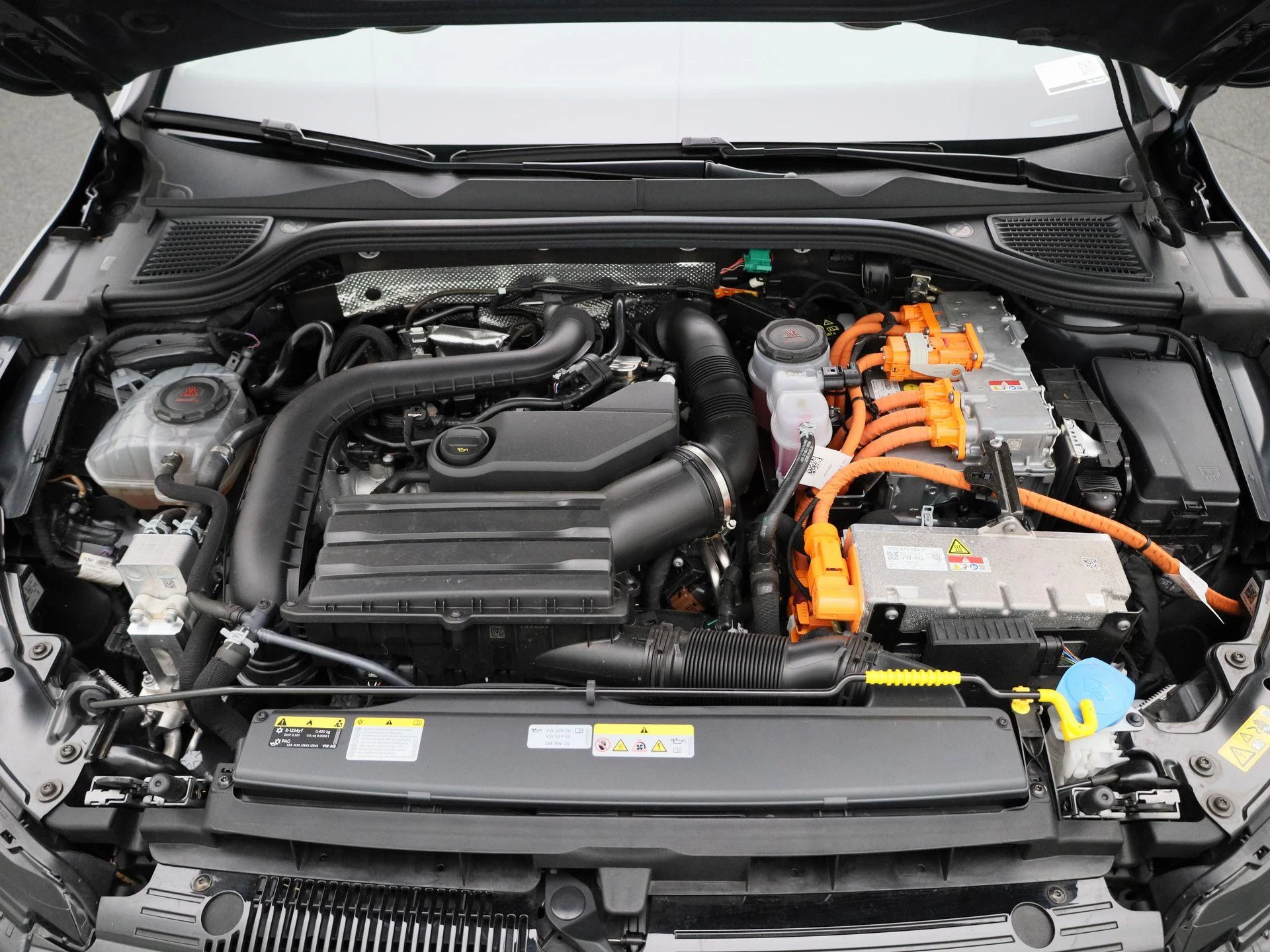 Volkswagen-Golf-image-28