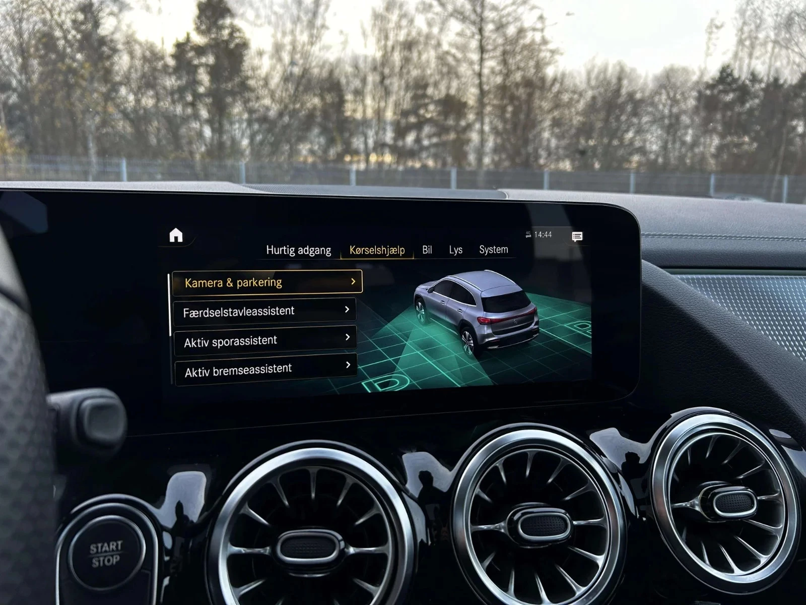 Mercedes-Benz-EQA-image-19