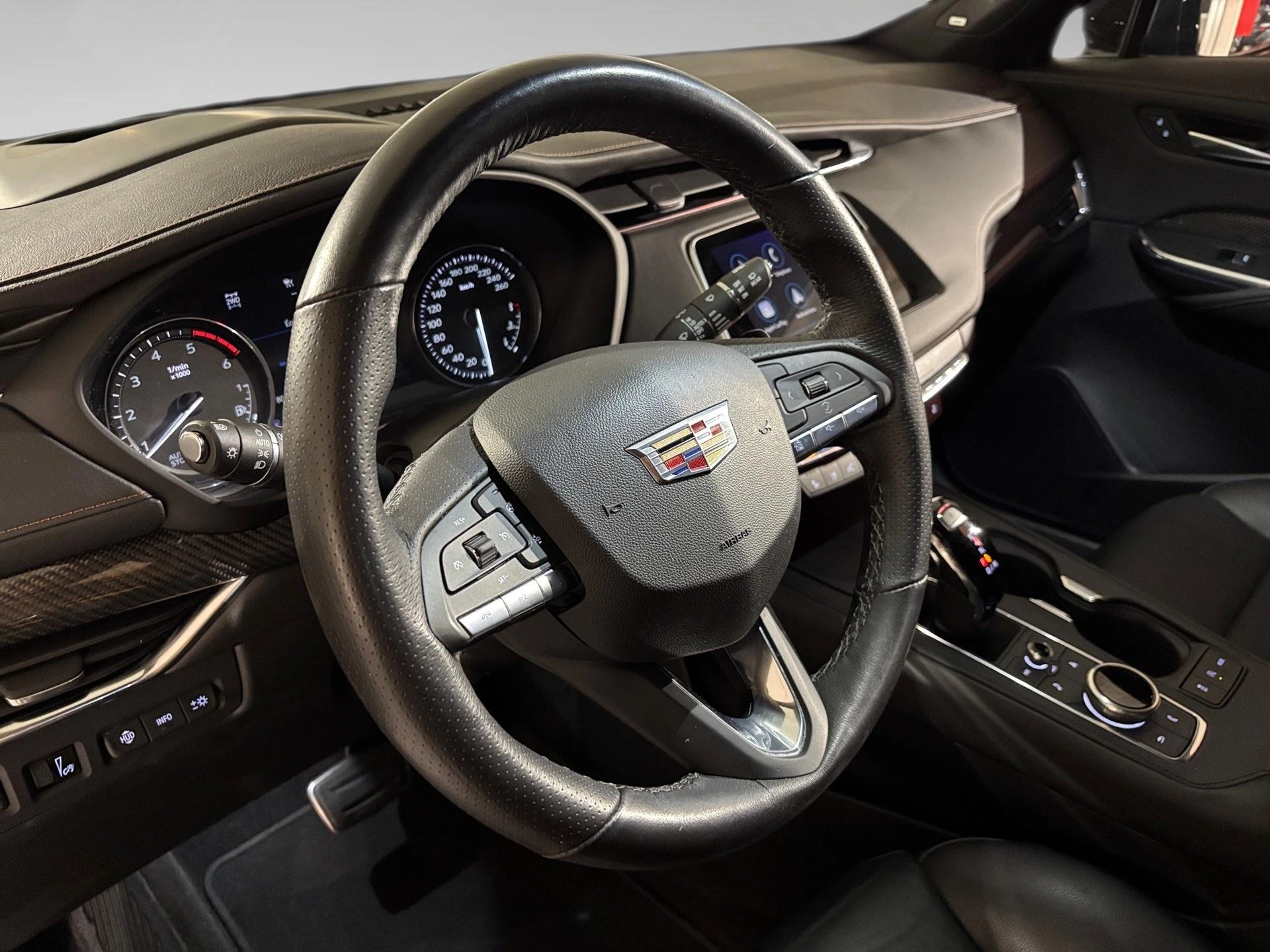 Cadillac-XT4-image-7
