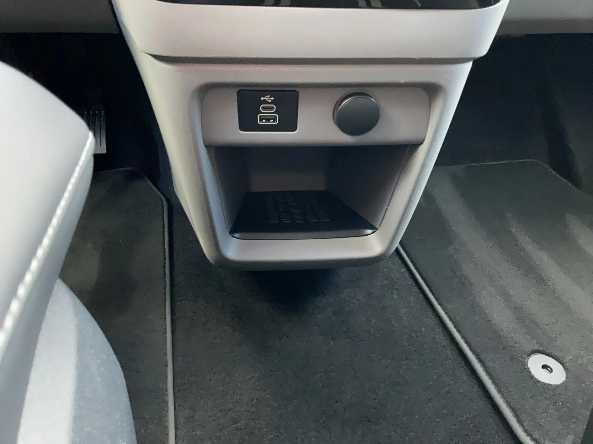 Ford-Tourneo Custom-image-24