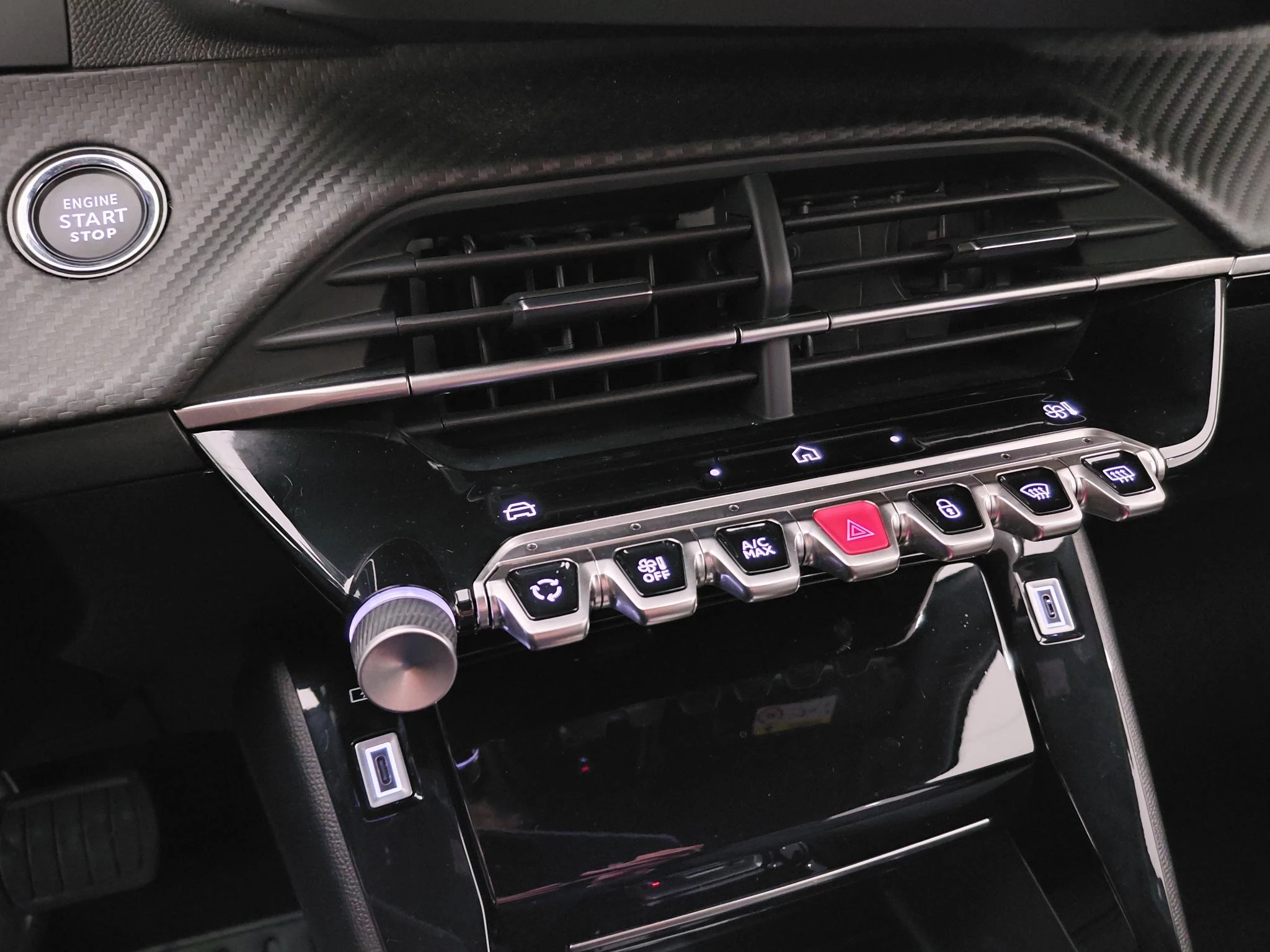 Peugeot 2008 1.2 Hybrid 145 Allure