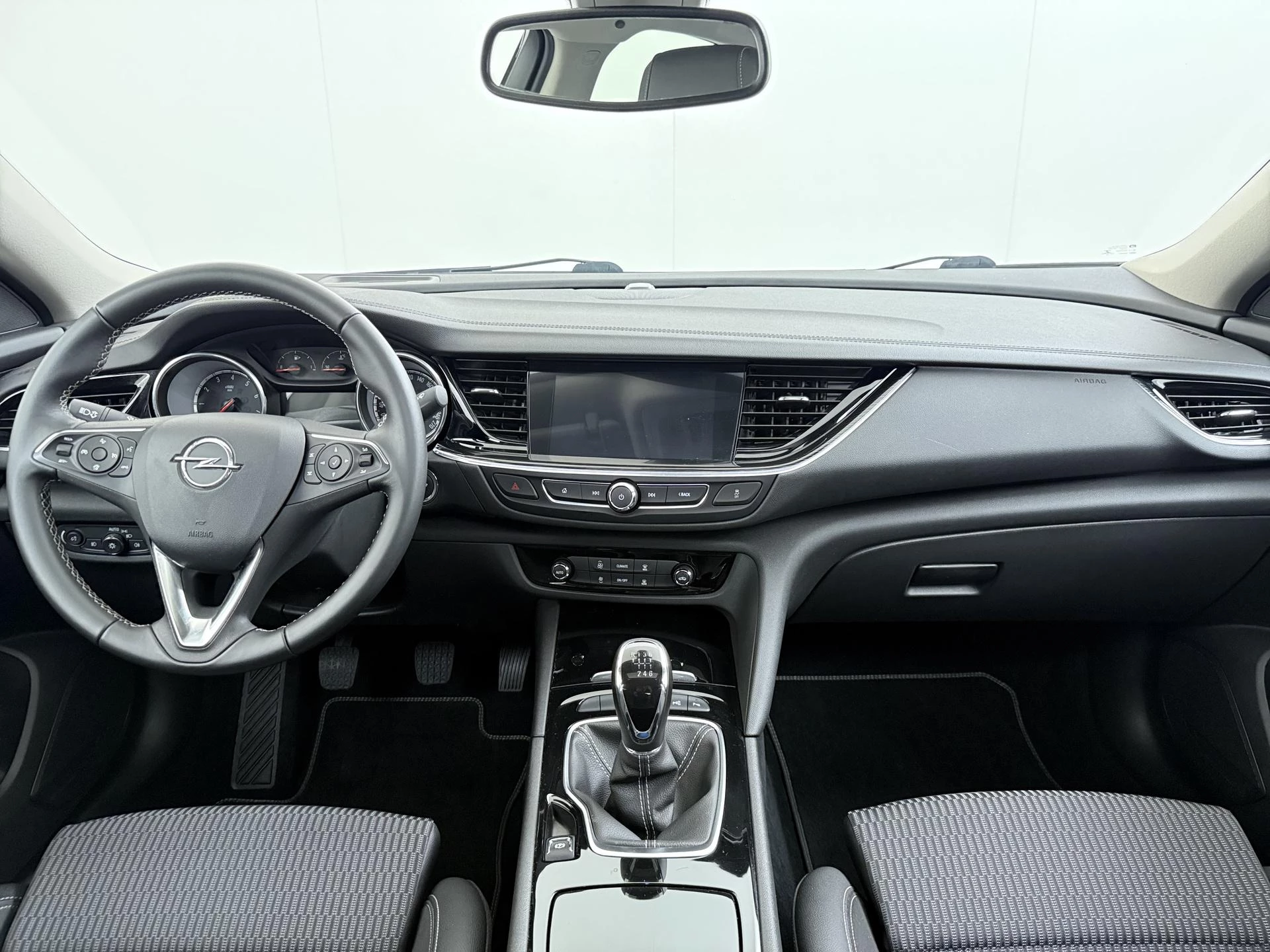 Opel-Insignia-image-15