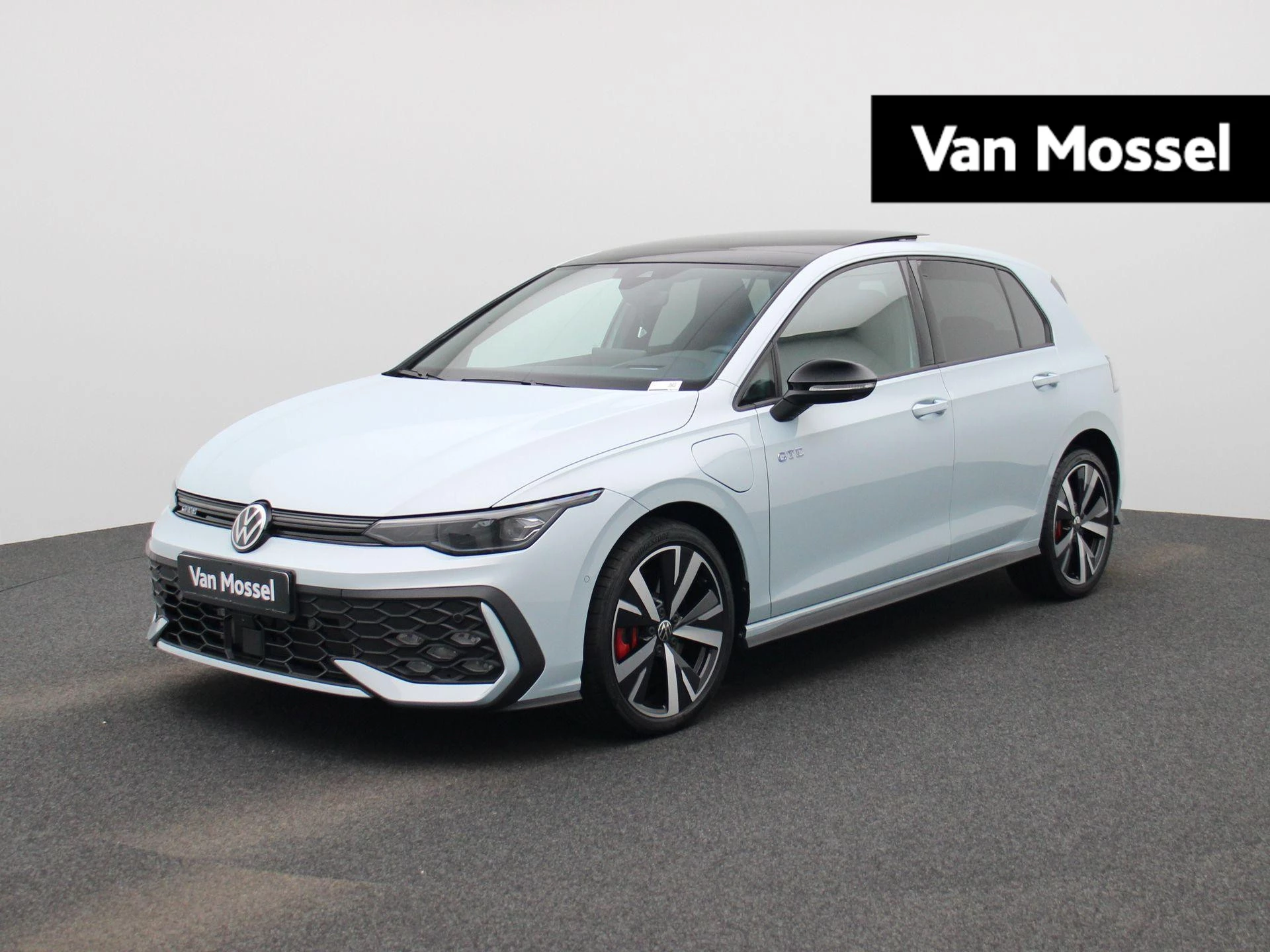 Volkswagen-Golf-image-0