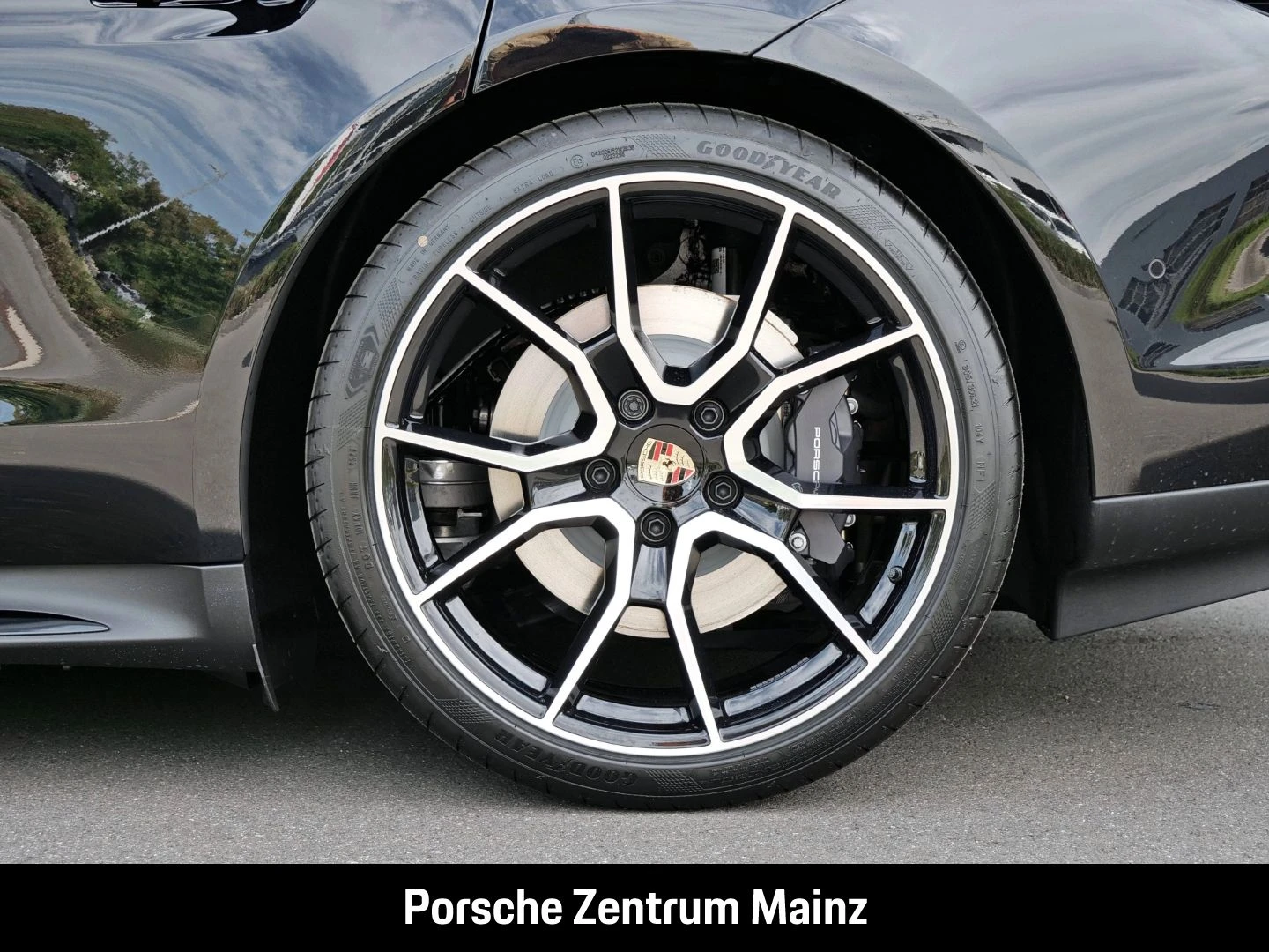 Porsche-Taycan-image-11
