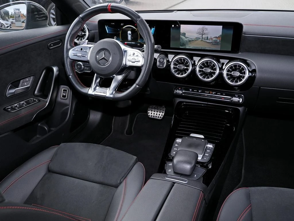 Mercedes-AMG-CLA 35 AMG-image-9