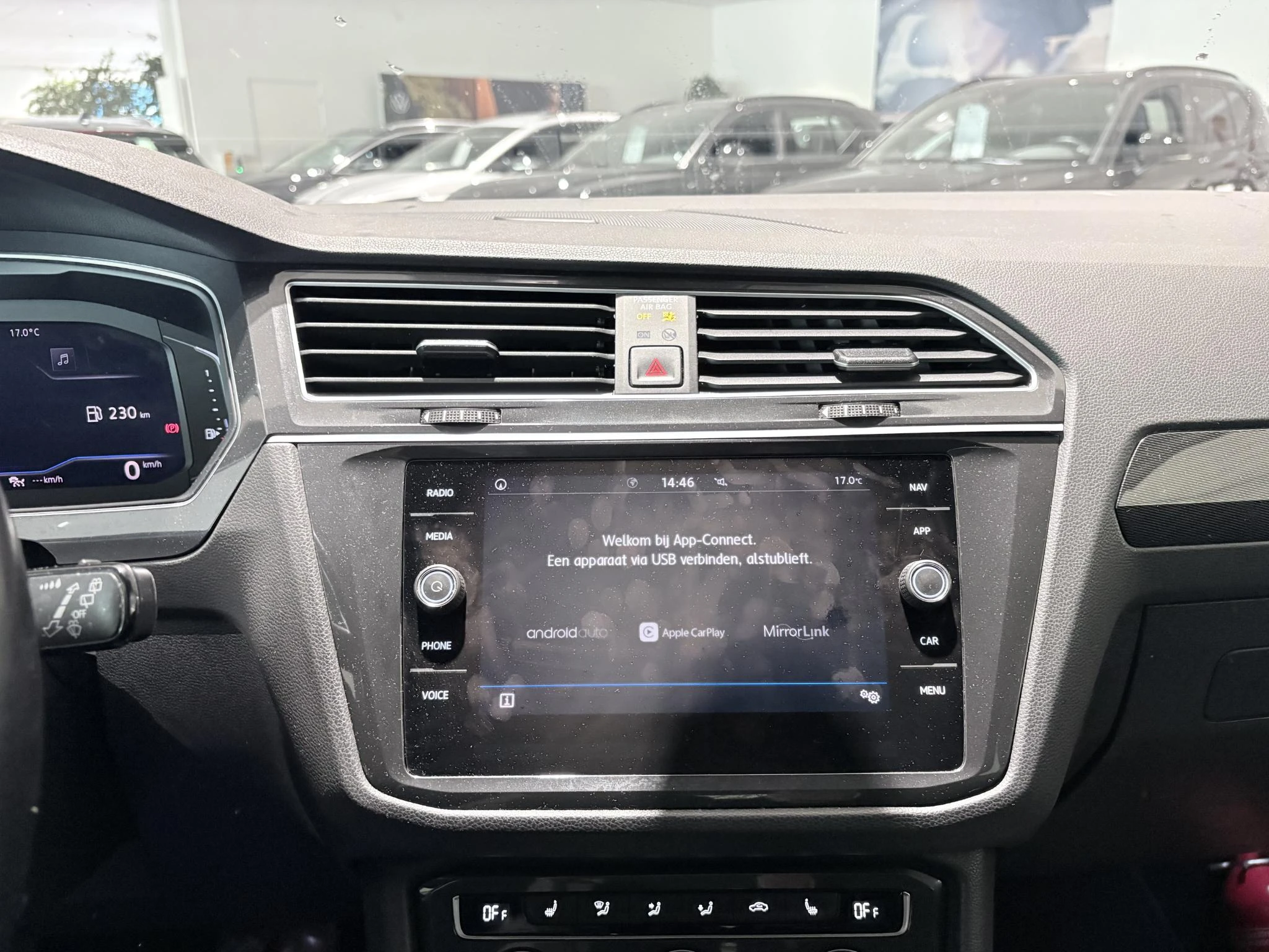 Volkswagen-Tiguan-image-20