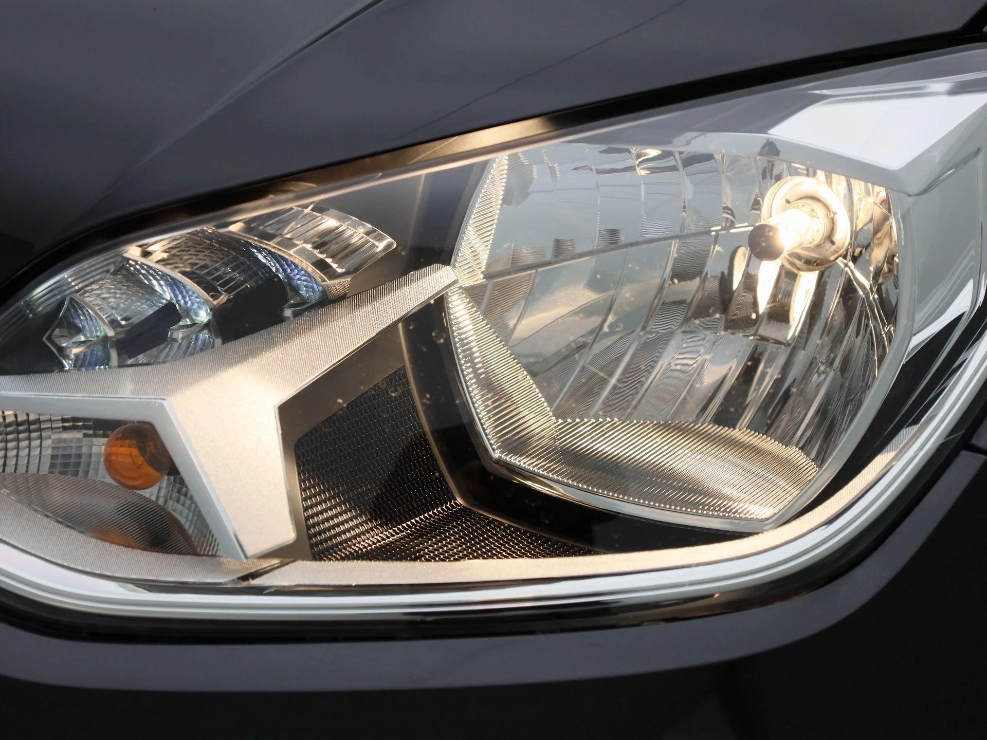 Volkswagen-up!-image-12