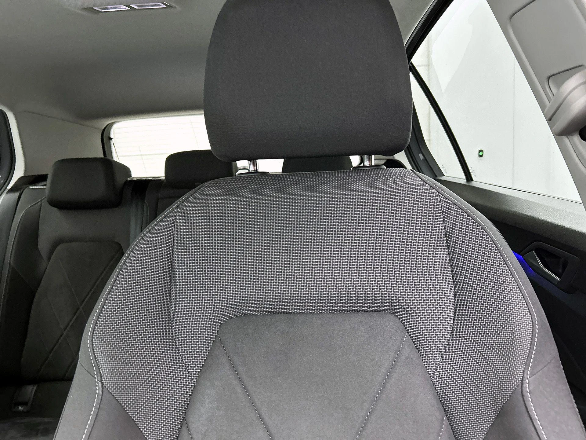 Volkswagen-Golf-image-10
