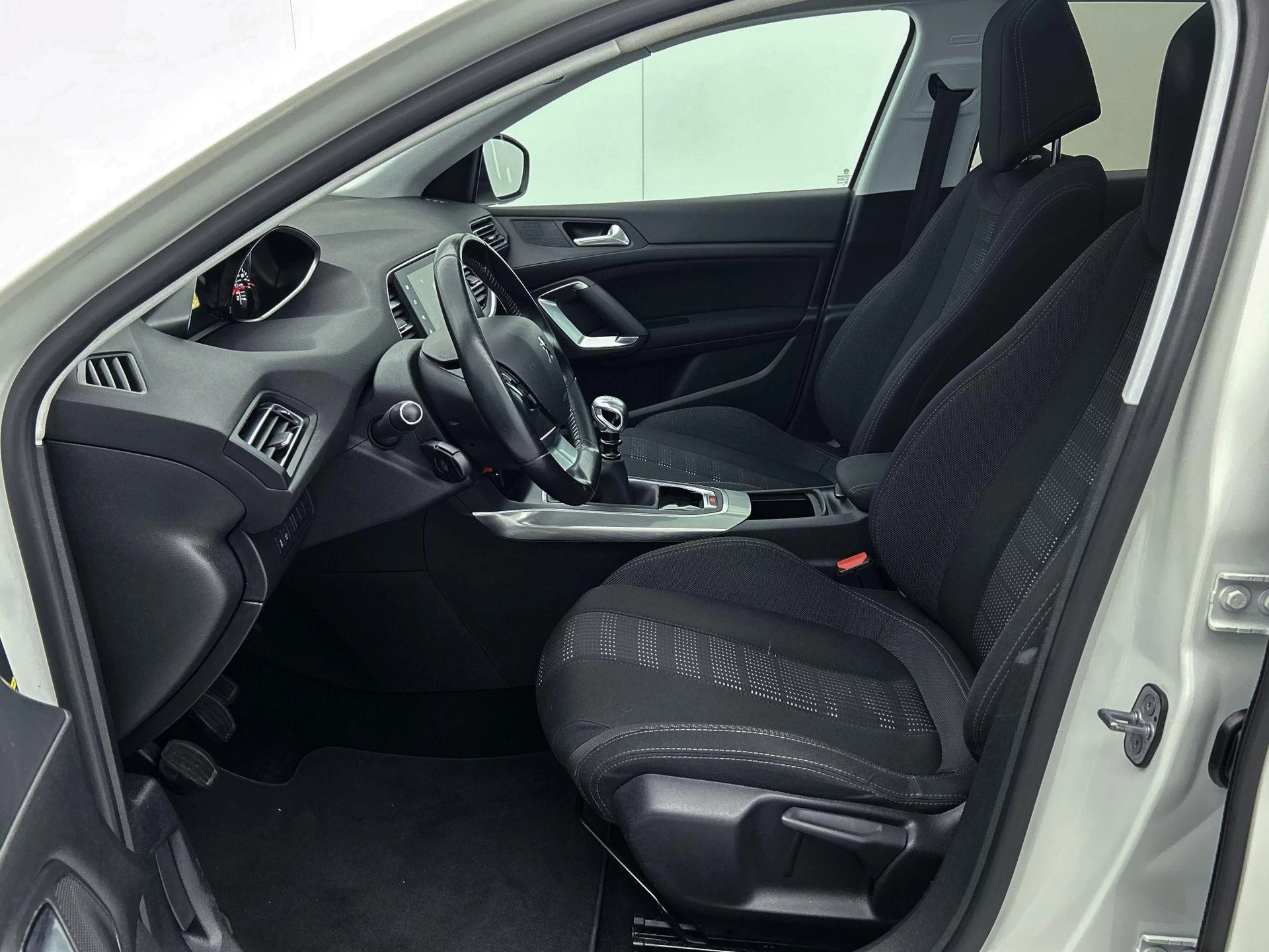 Peugeot-308-image-8