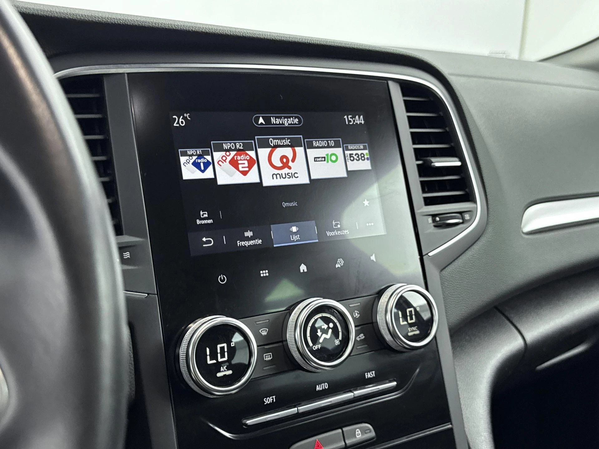 Renault-Mégane Estate-image-6