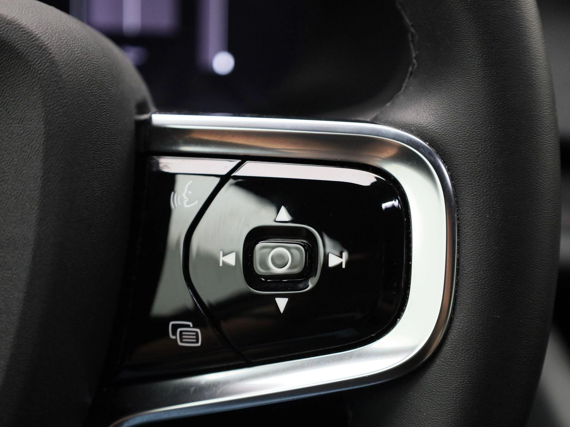 Polestar-2-image-25