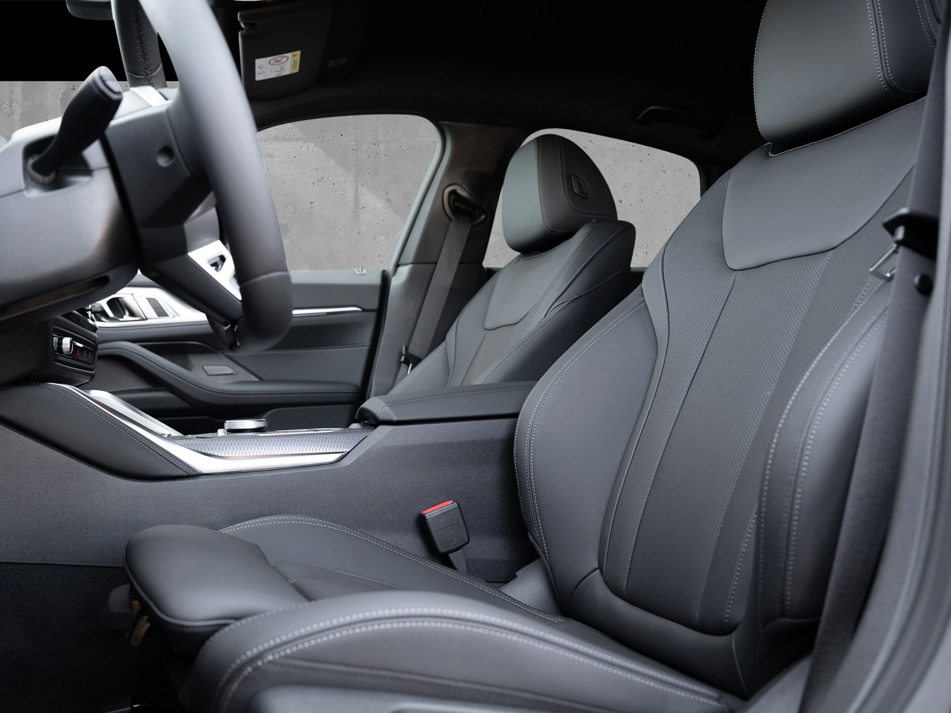 BMW-i4-image-11