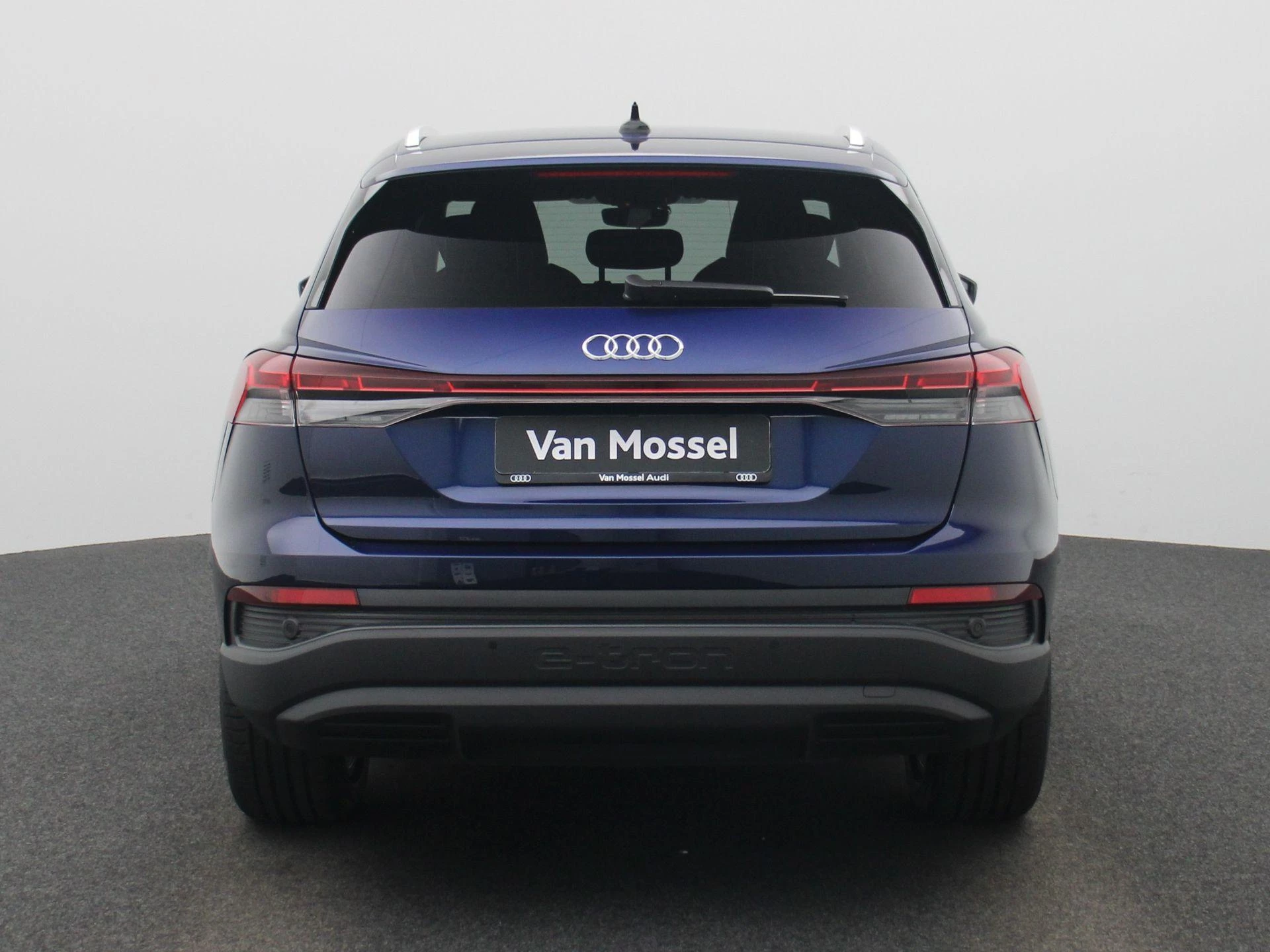 Audi-Q4 e-tron-image-4